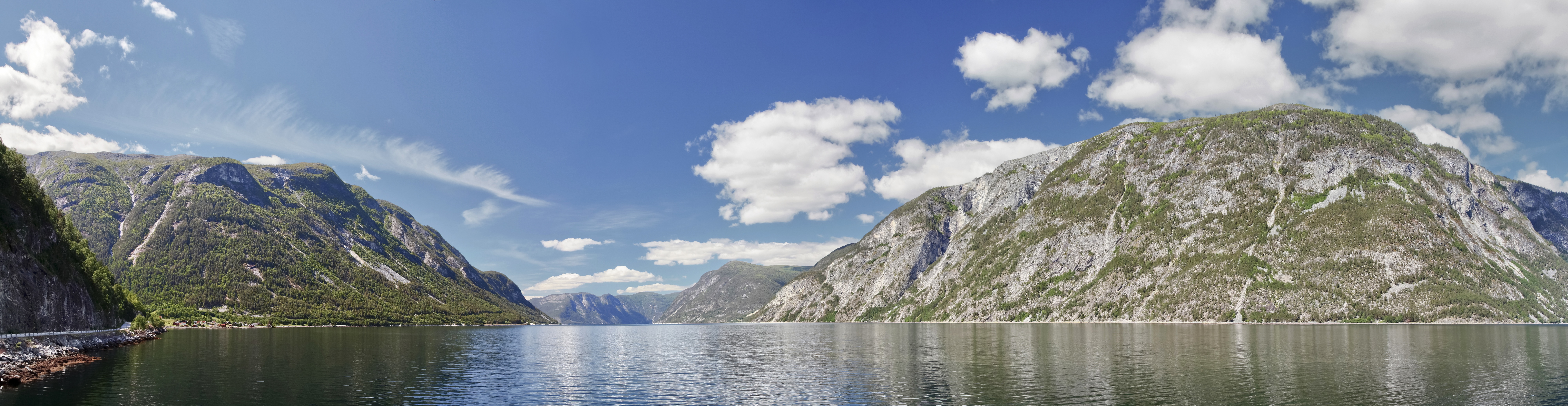 4K panorama of Årdalsfjorden in Norway with mountains HD Wallpaper