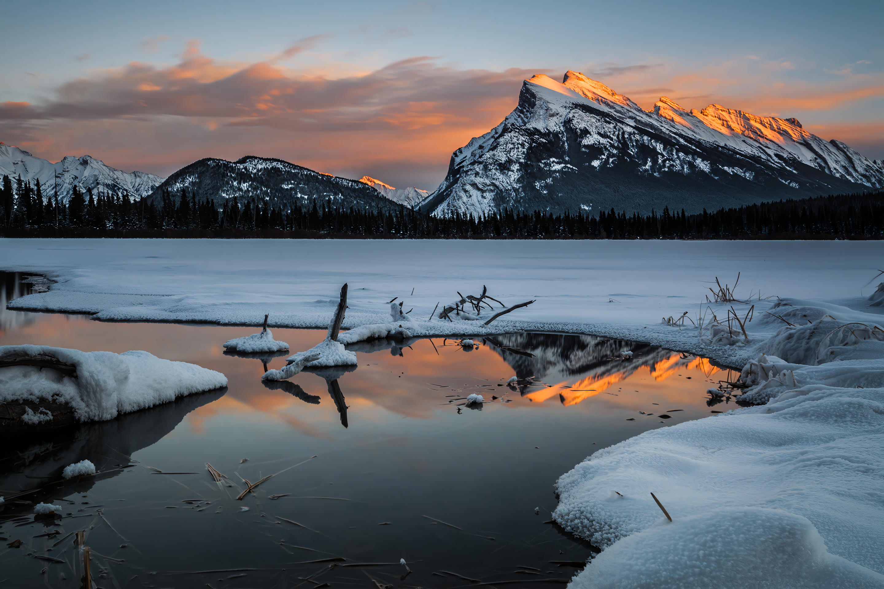 Sunset over Mount Rundle, Banff National Park HD Wallpaper
