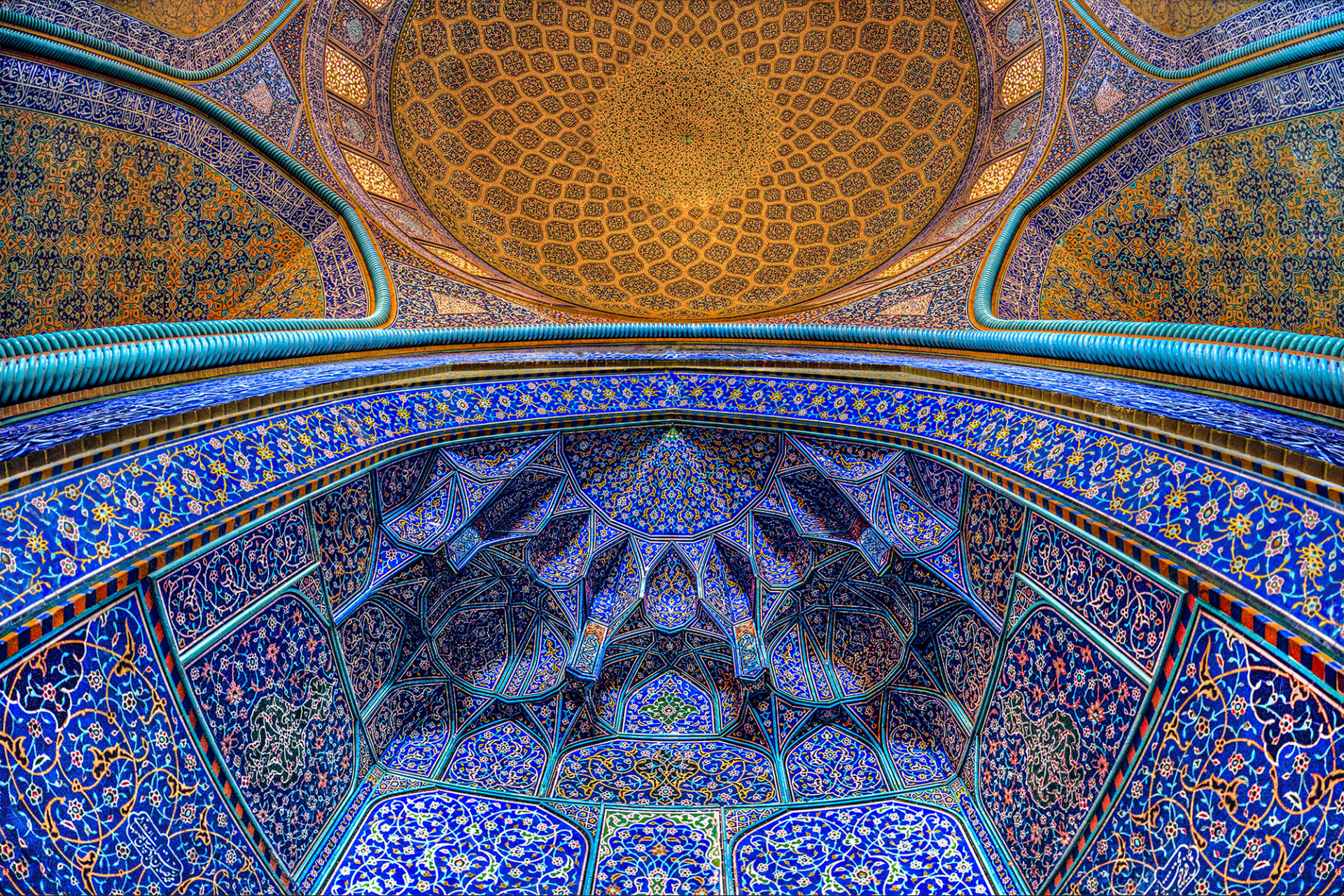 Sheikh Lotfollah Mosque ceiling in Isfahan, Iran HD Wallpaper