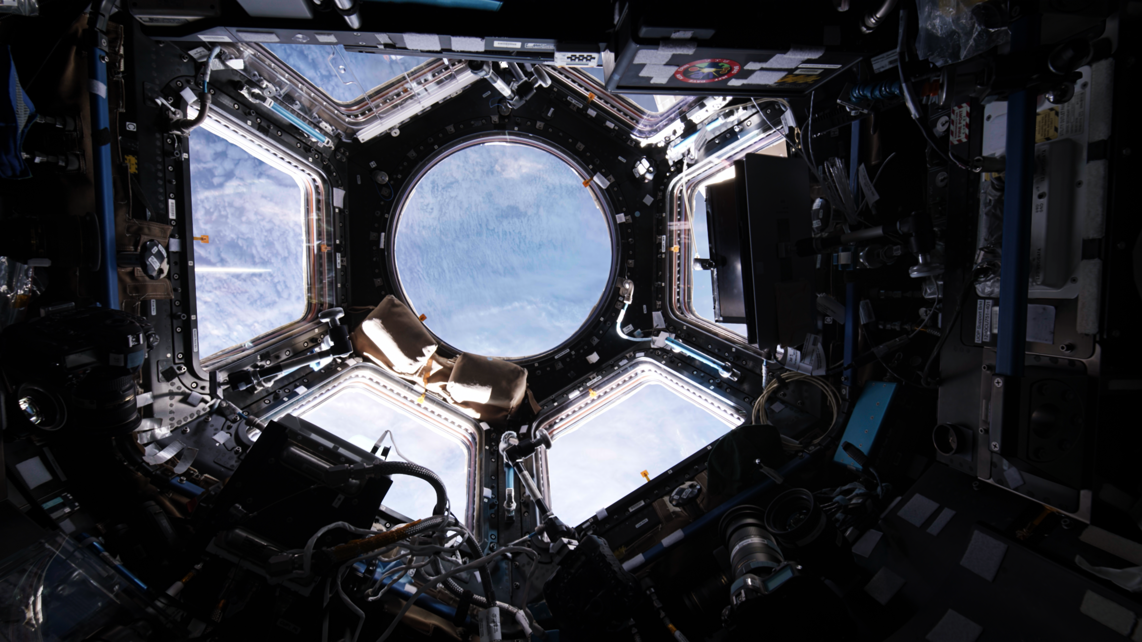 Space Station Cupola View of Earth HD Wallpaper
