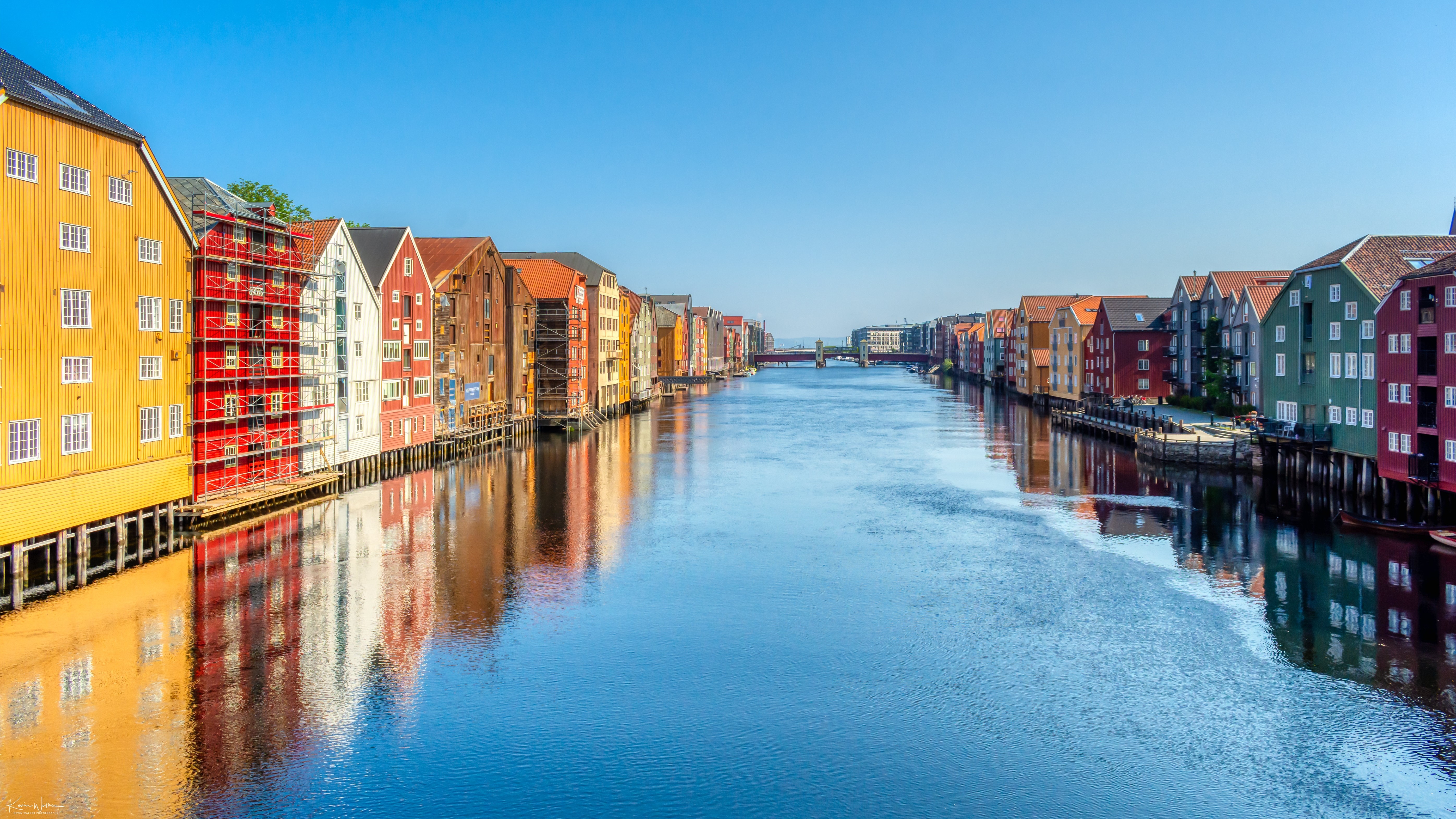 4K Nidelva River Trondheim Norway Buildings Reflection HD Wallpaper