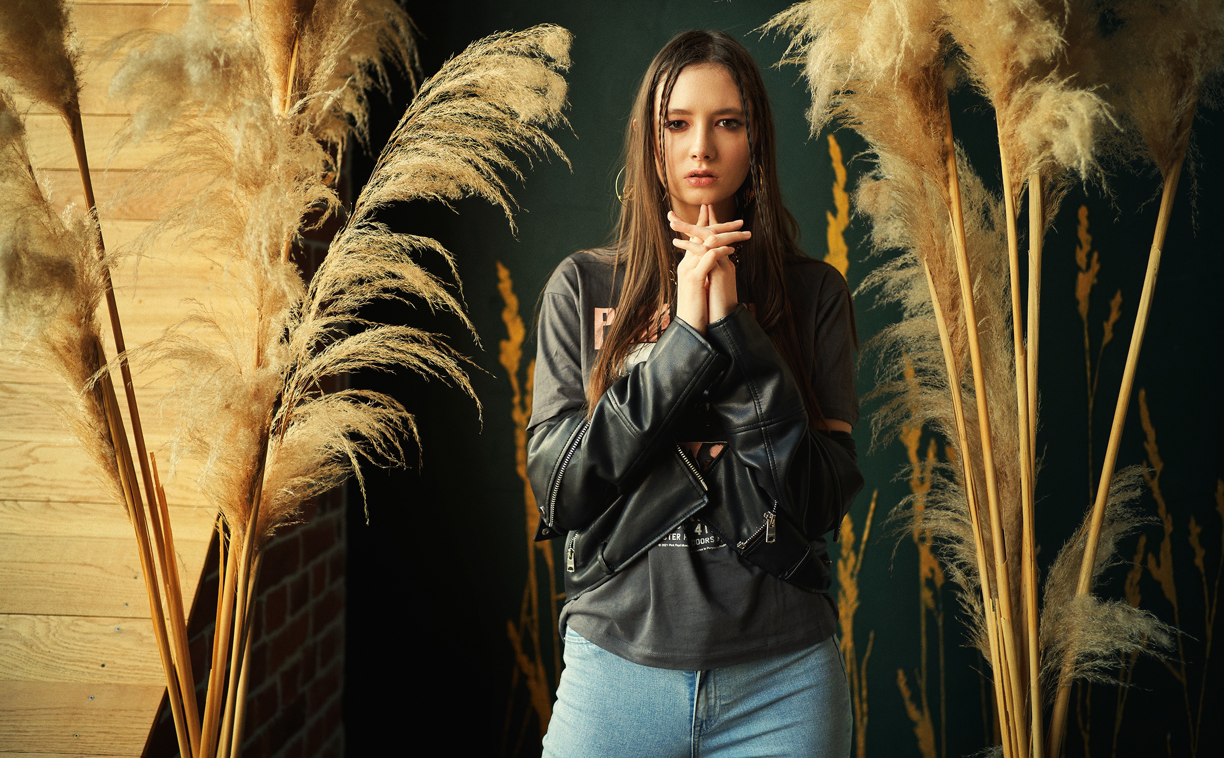 Woman with hands clasped in front of her HD Wallpaper