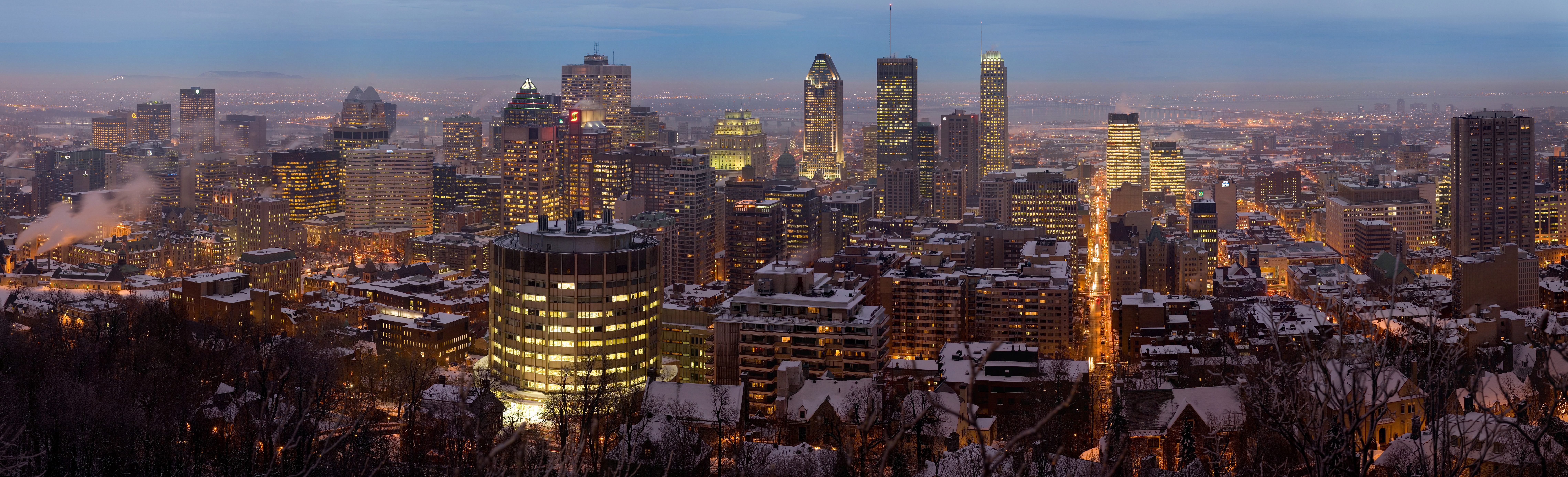 4K Montreal cityscape at dusk with city lights HD Wallpaper