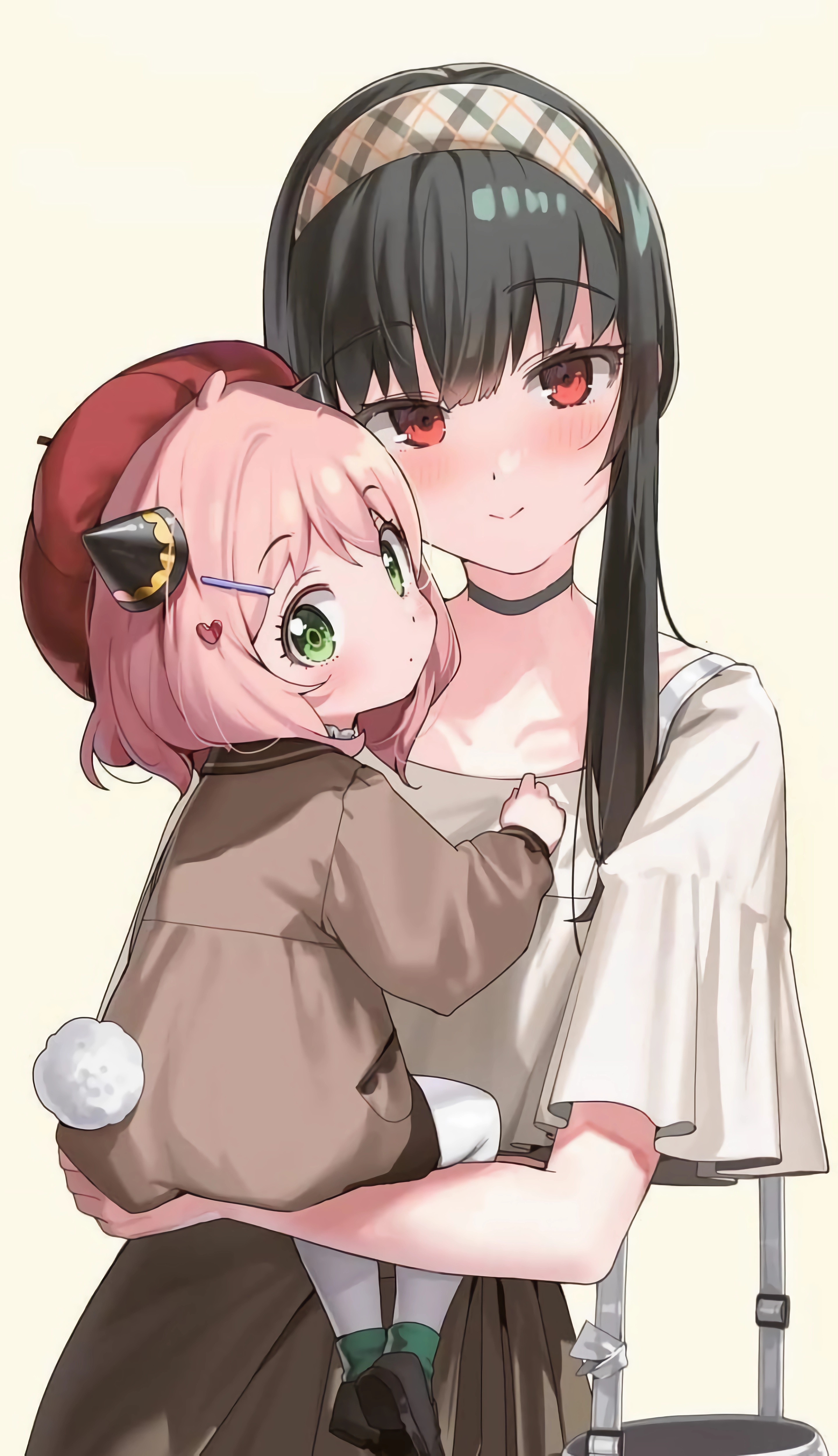 Yor Forger holds Anya Forger in Spy x Family HD Phone Wallpaper