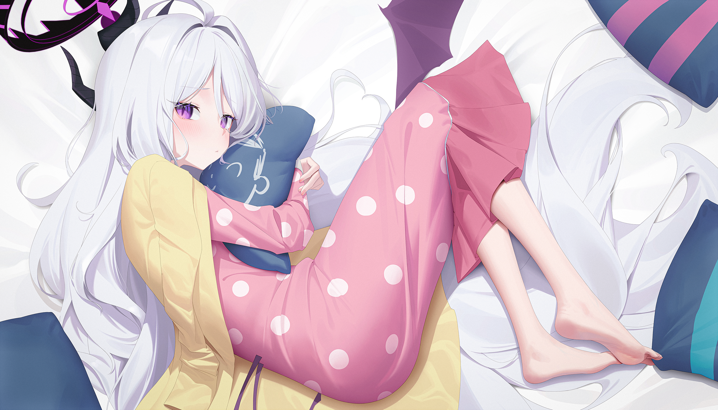 Anime girl with white hair and horns in pajamas HD Wallpaper