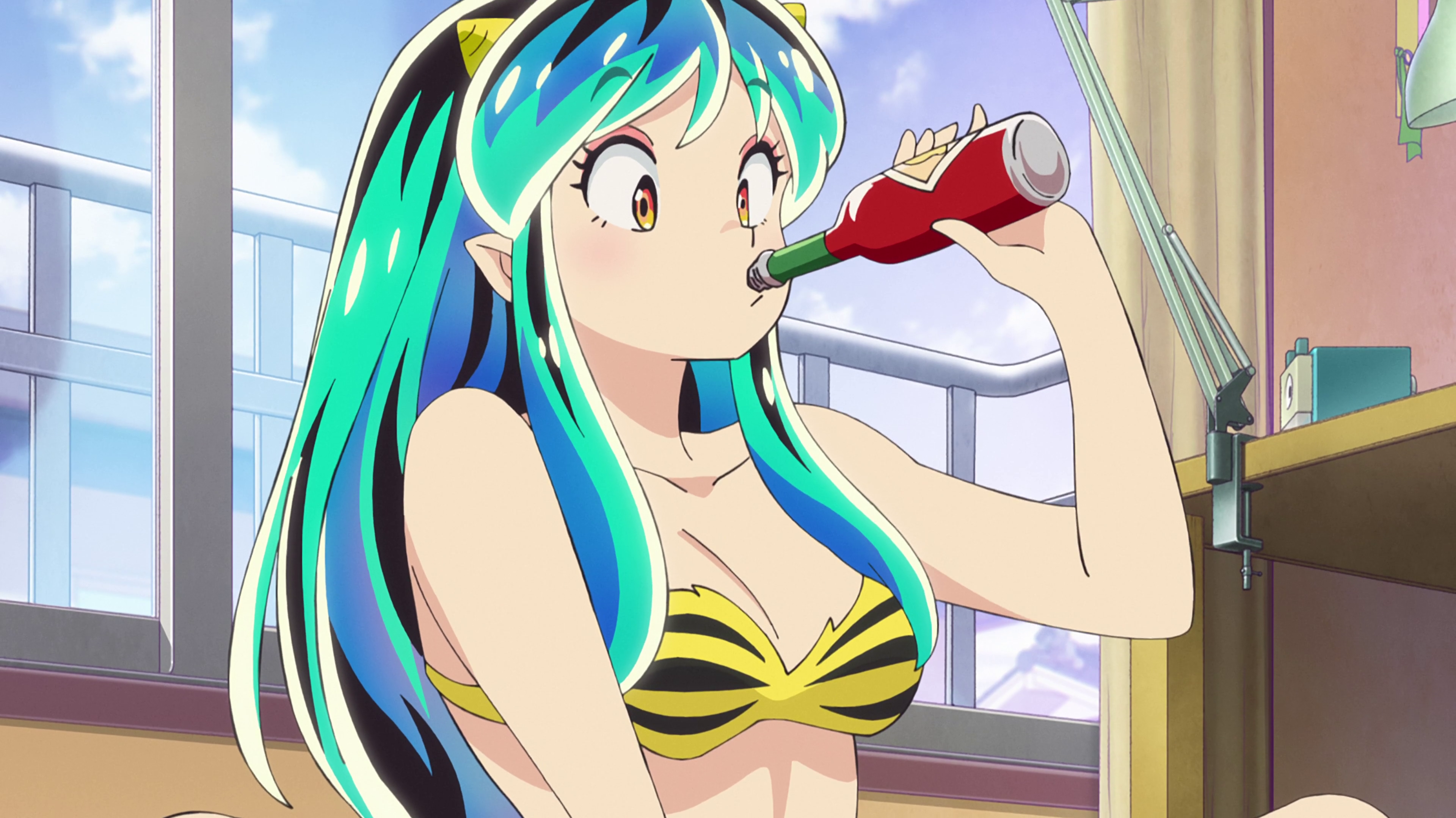 Lum drinking from a bottle, Urusei Yatsura HD Wallpaper