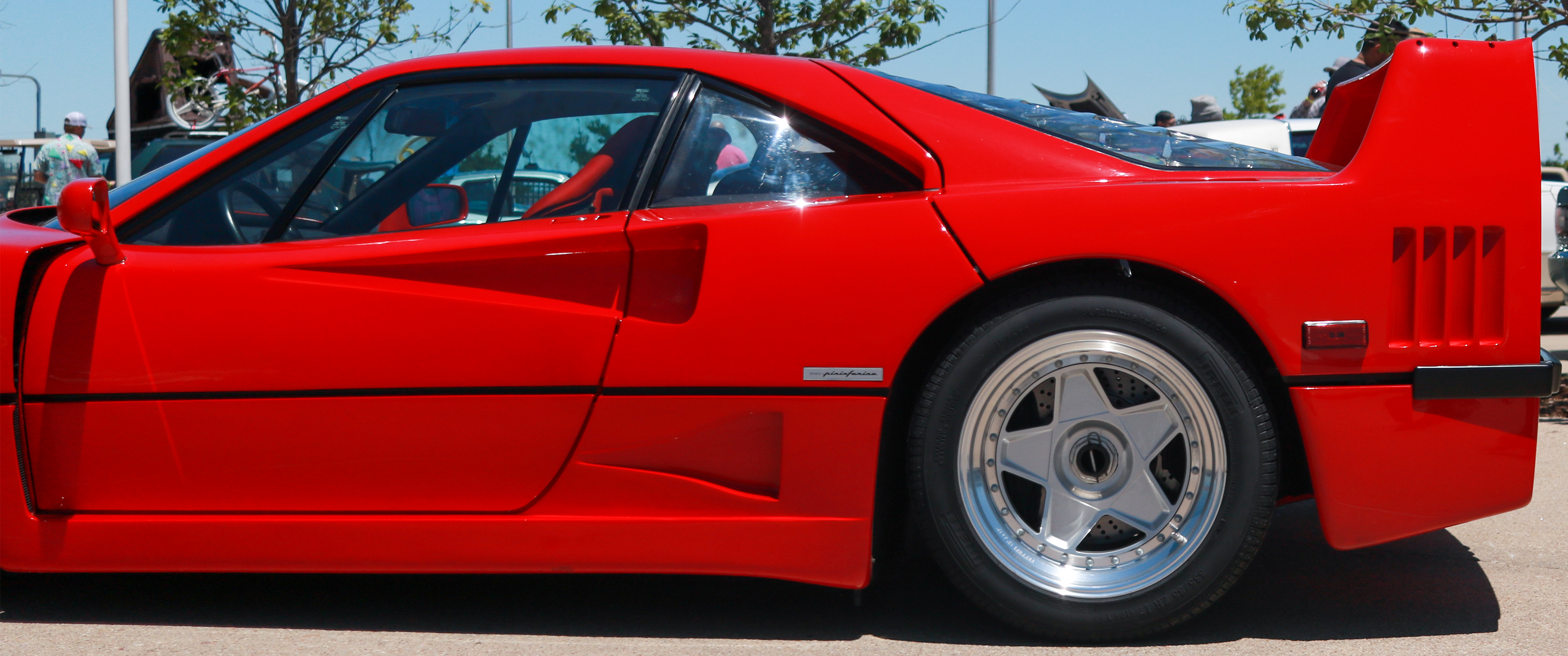 Red Ferrari F40 side view HD Wallpaper