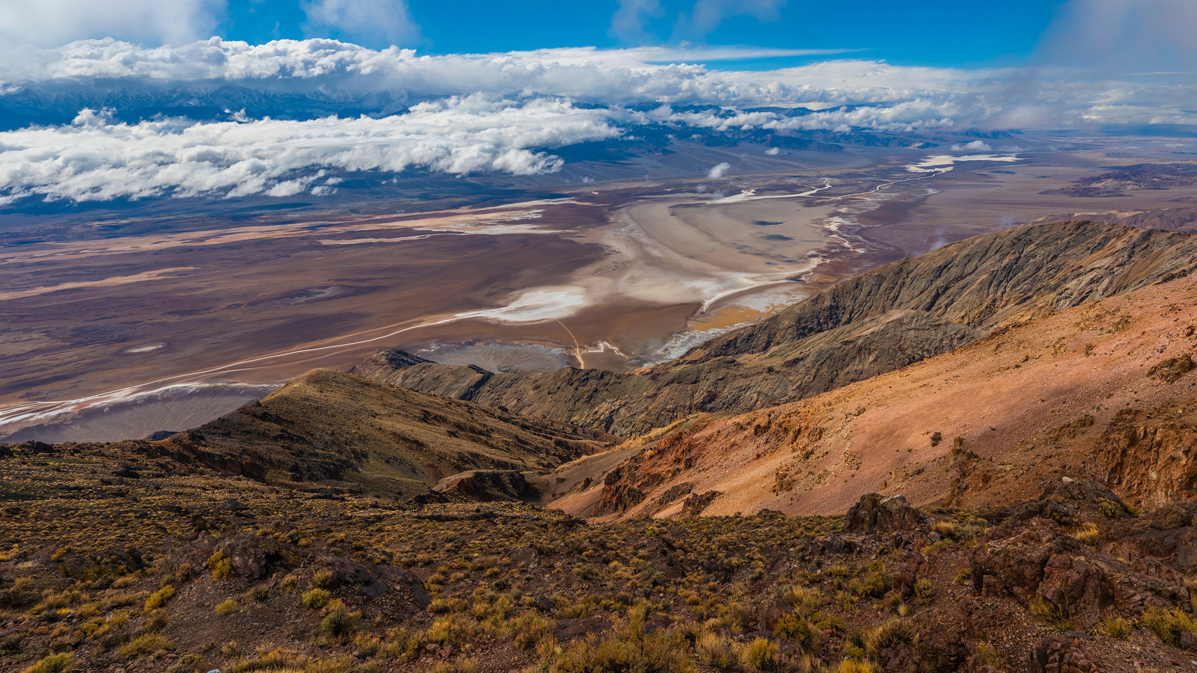 4K Death Valley landscape with mountains and clouds HD Wallpaper