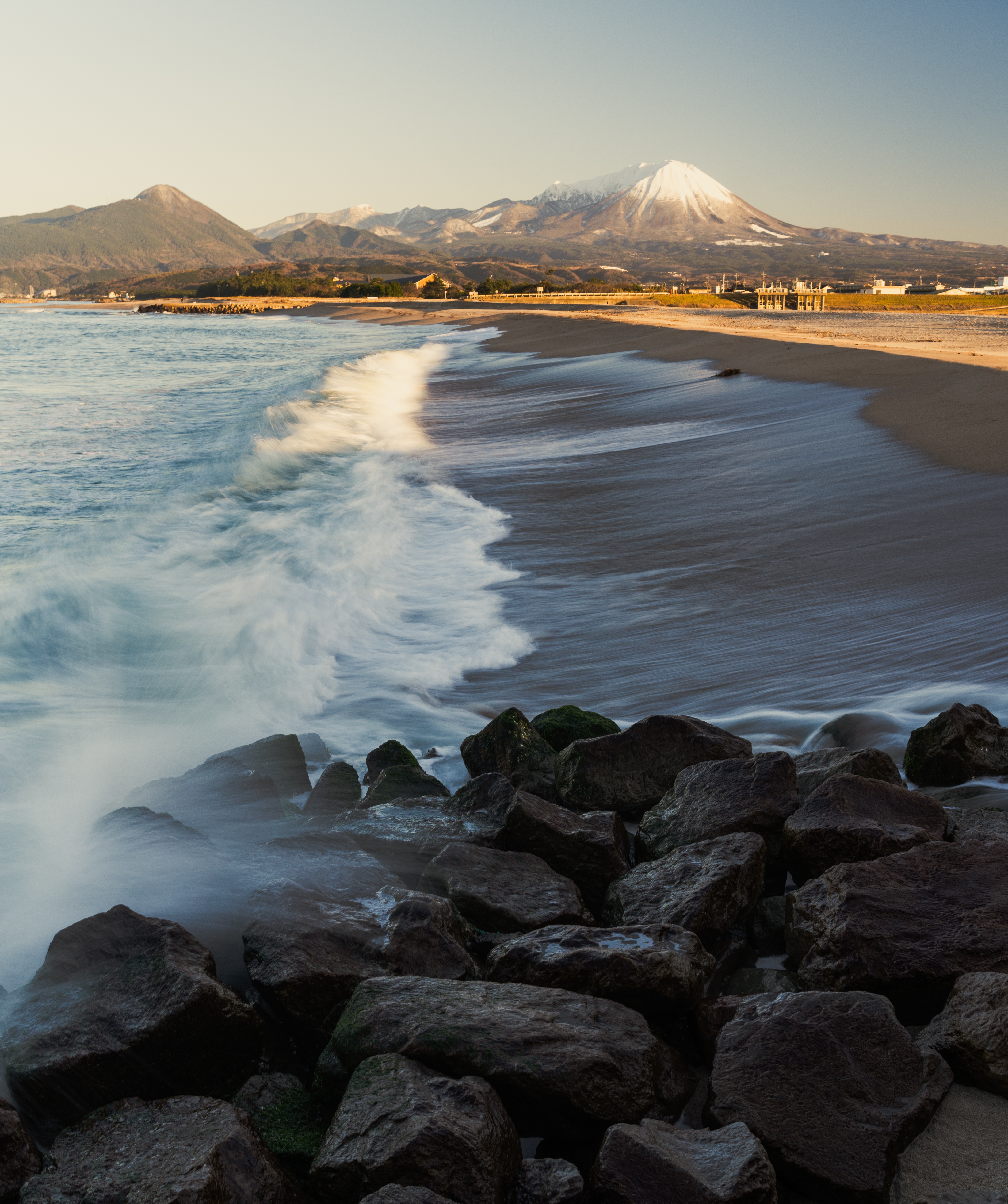 Mount Fuji and waves on a Japanese coast HD Phone Wallpaper