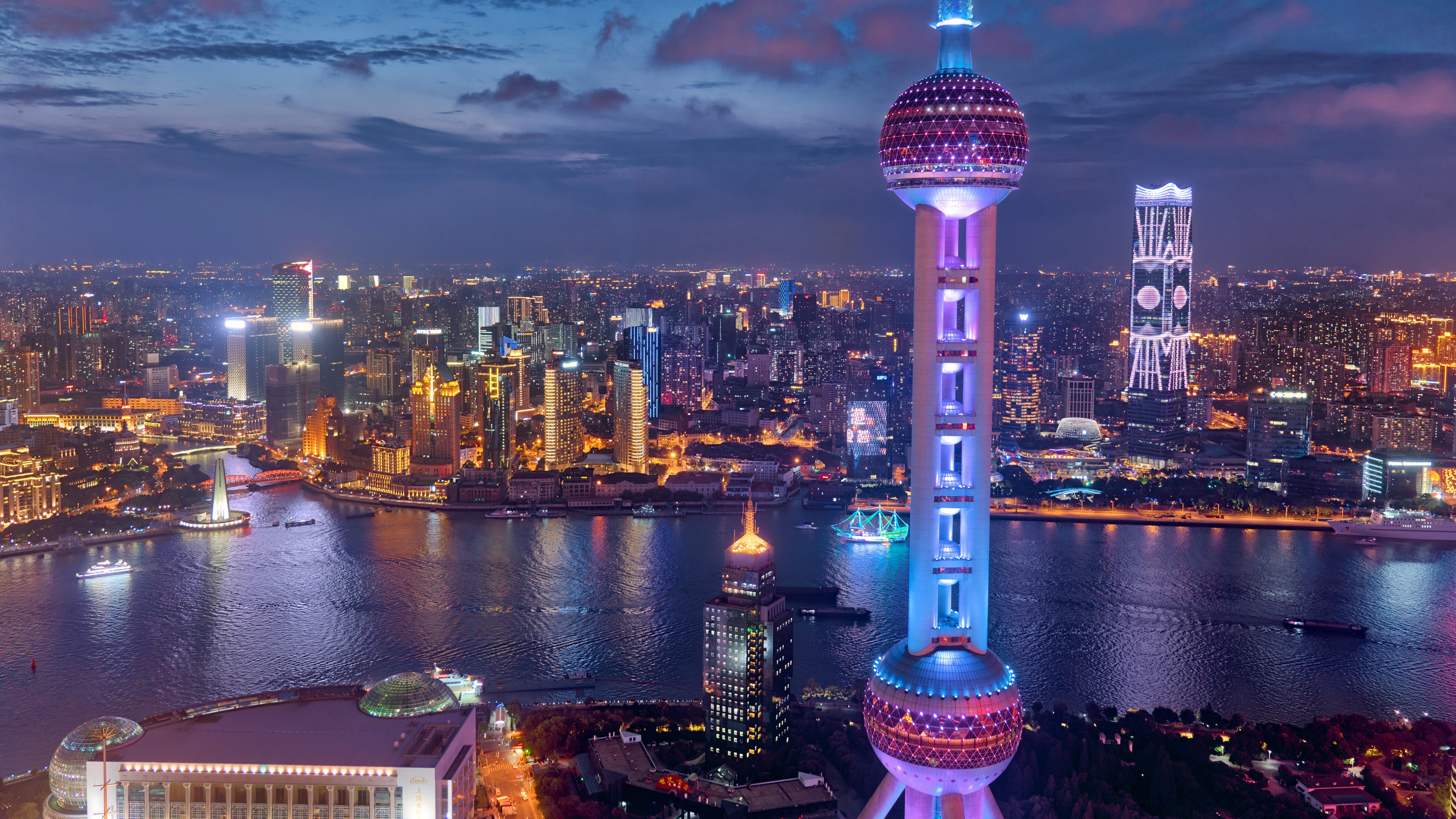 Shanghai cityscape at night with Oriental Pearl Tower HD Wallpaper