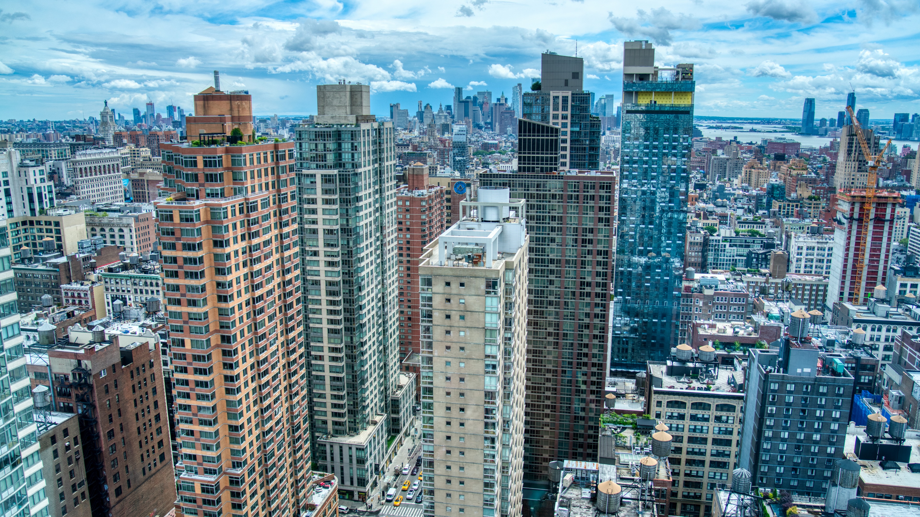 4K New York City Skyline with Clouds HD Wallpaper