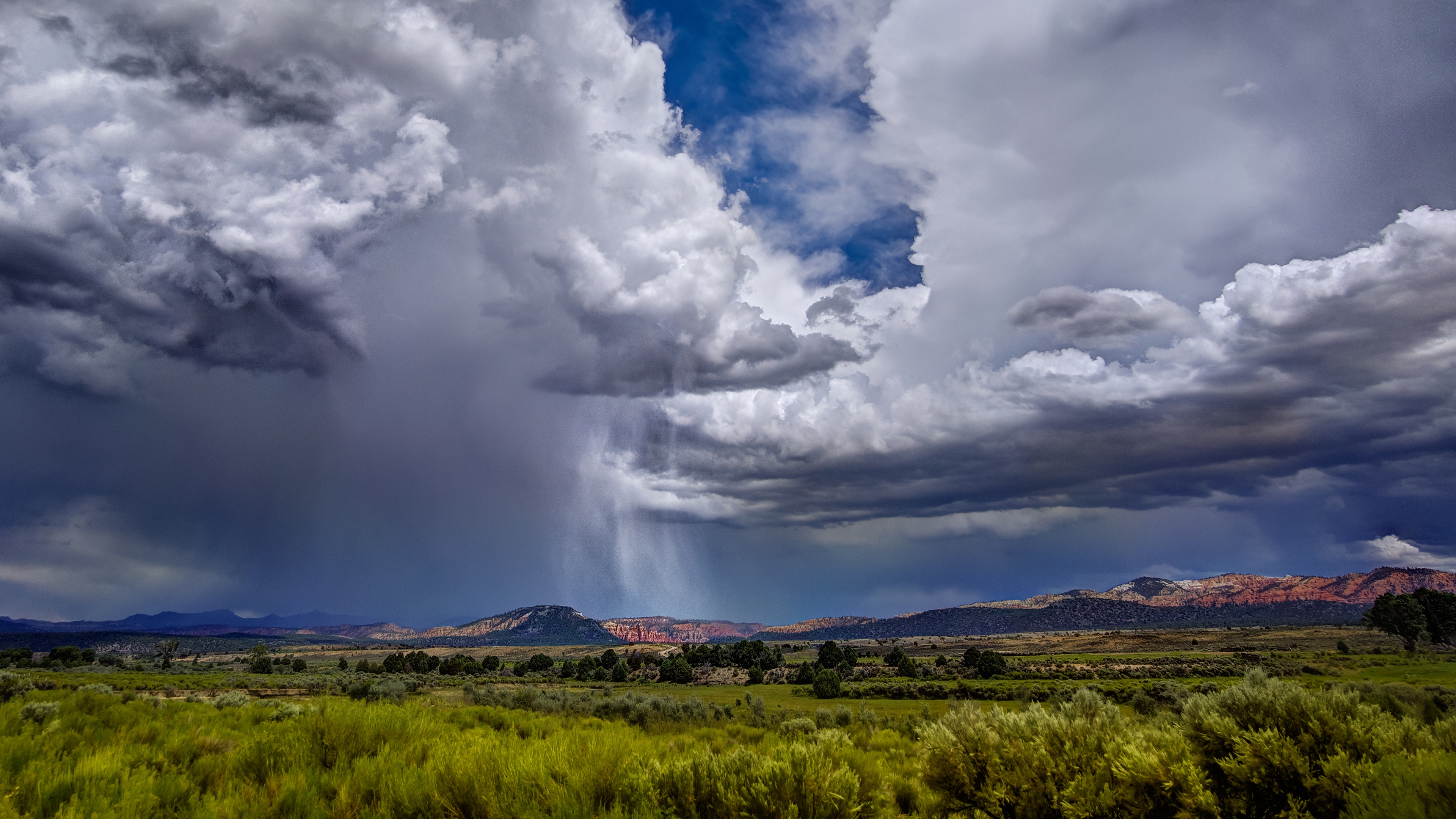 4K Utah Landscape with Stormy Clouds and Rain HD Wallpaper