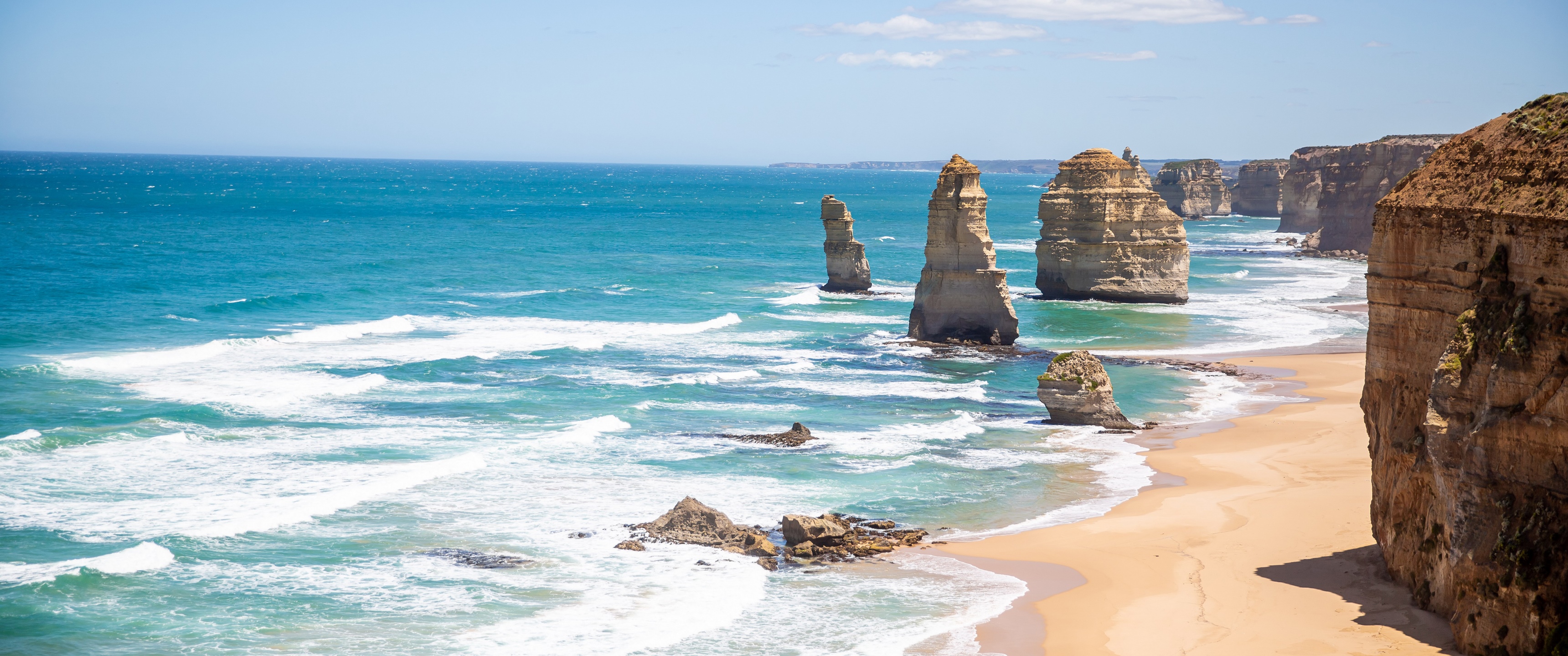 The Twelve Apostles rock formations on the coast of Australia HD Wallpaper