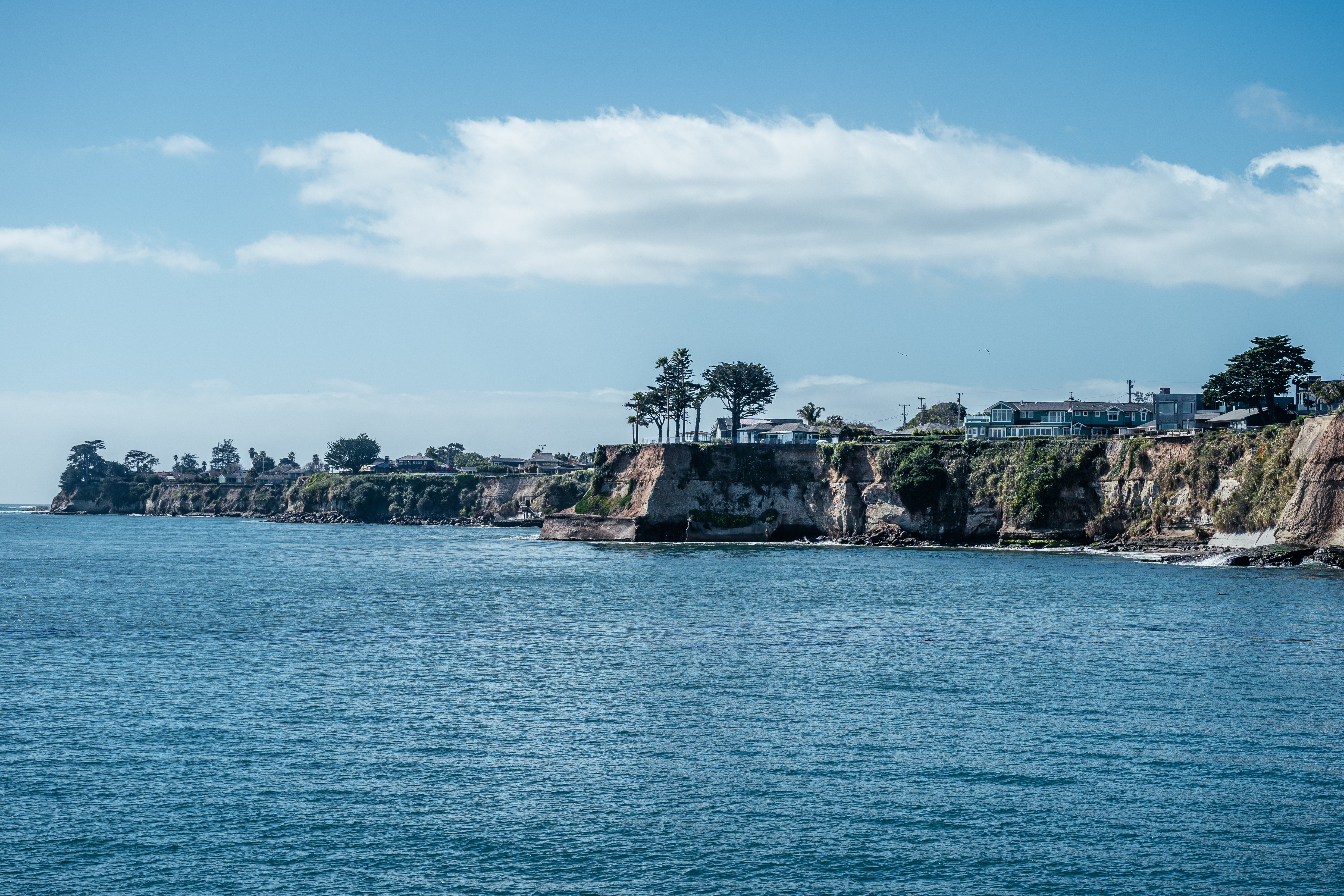 4K Santa Cruz California Coastline with Ocean and Cliffs HD Wallpaper