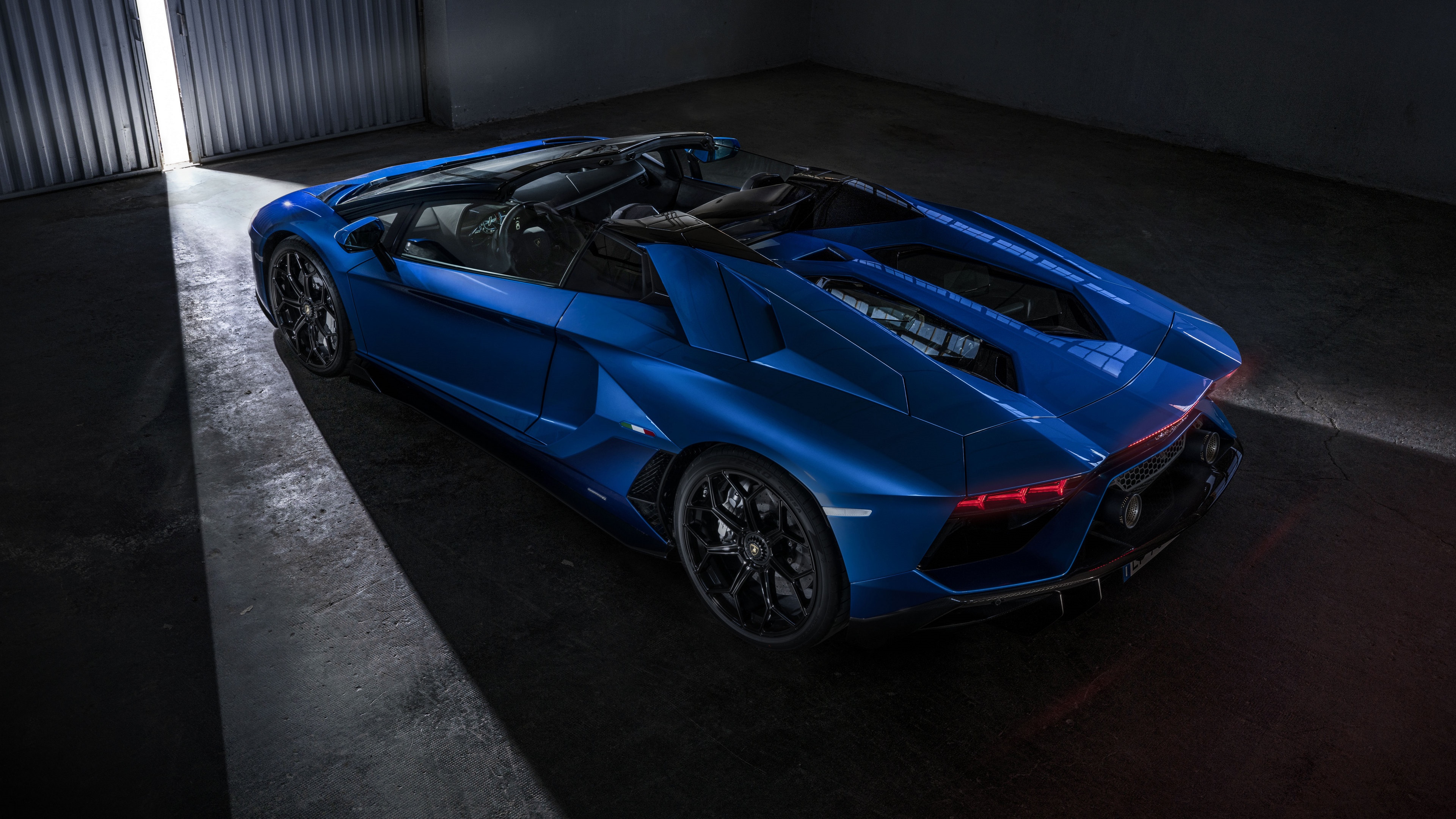 4K Blue Lamborghini Aventador Roadster HD Wallpaper