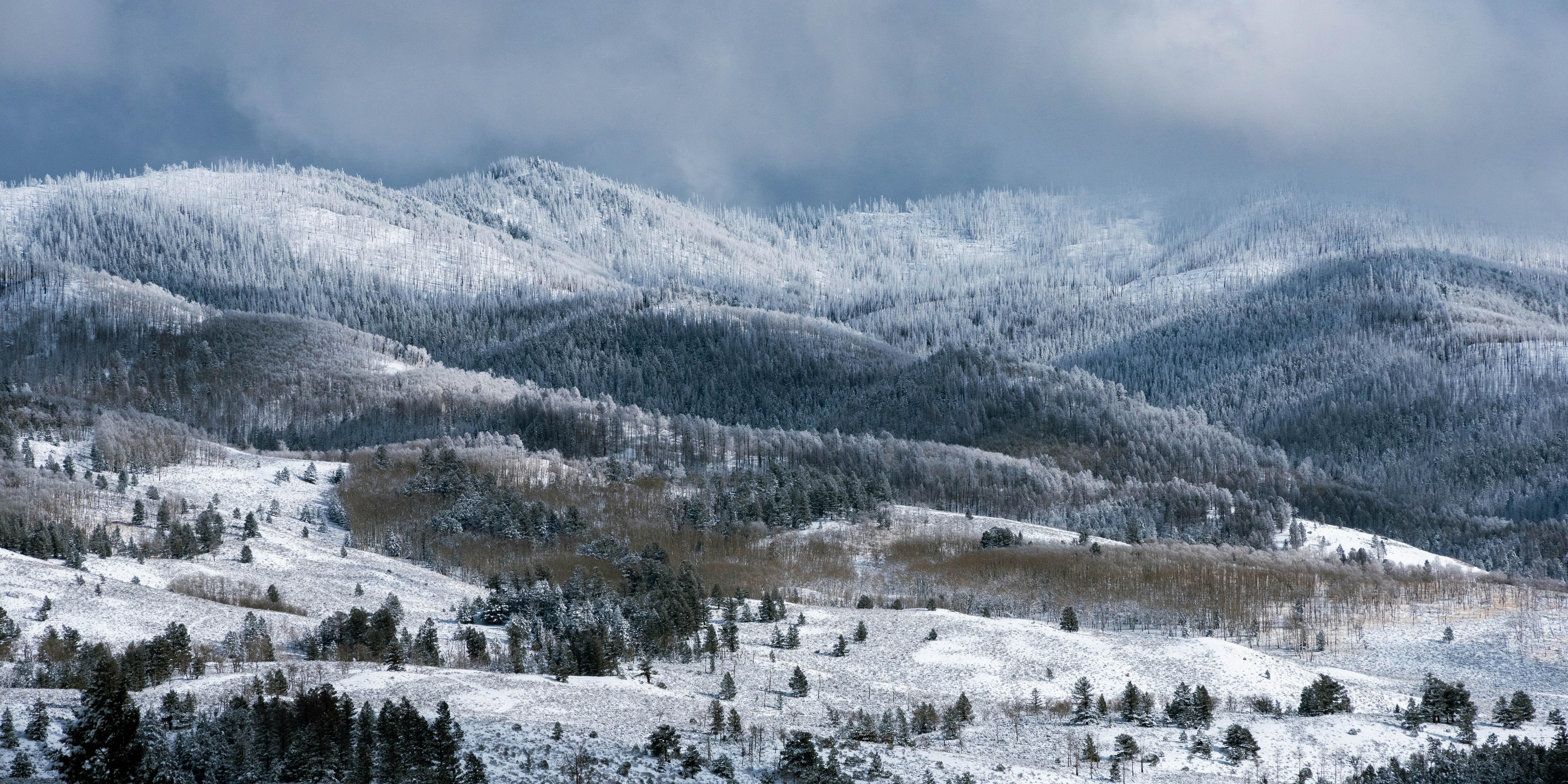 Snow covered mountains in Colorado, USA HD Wallpaper