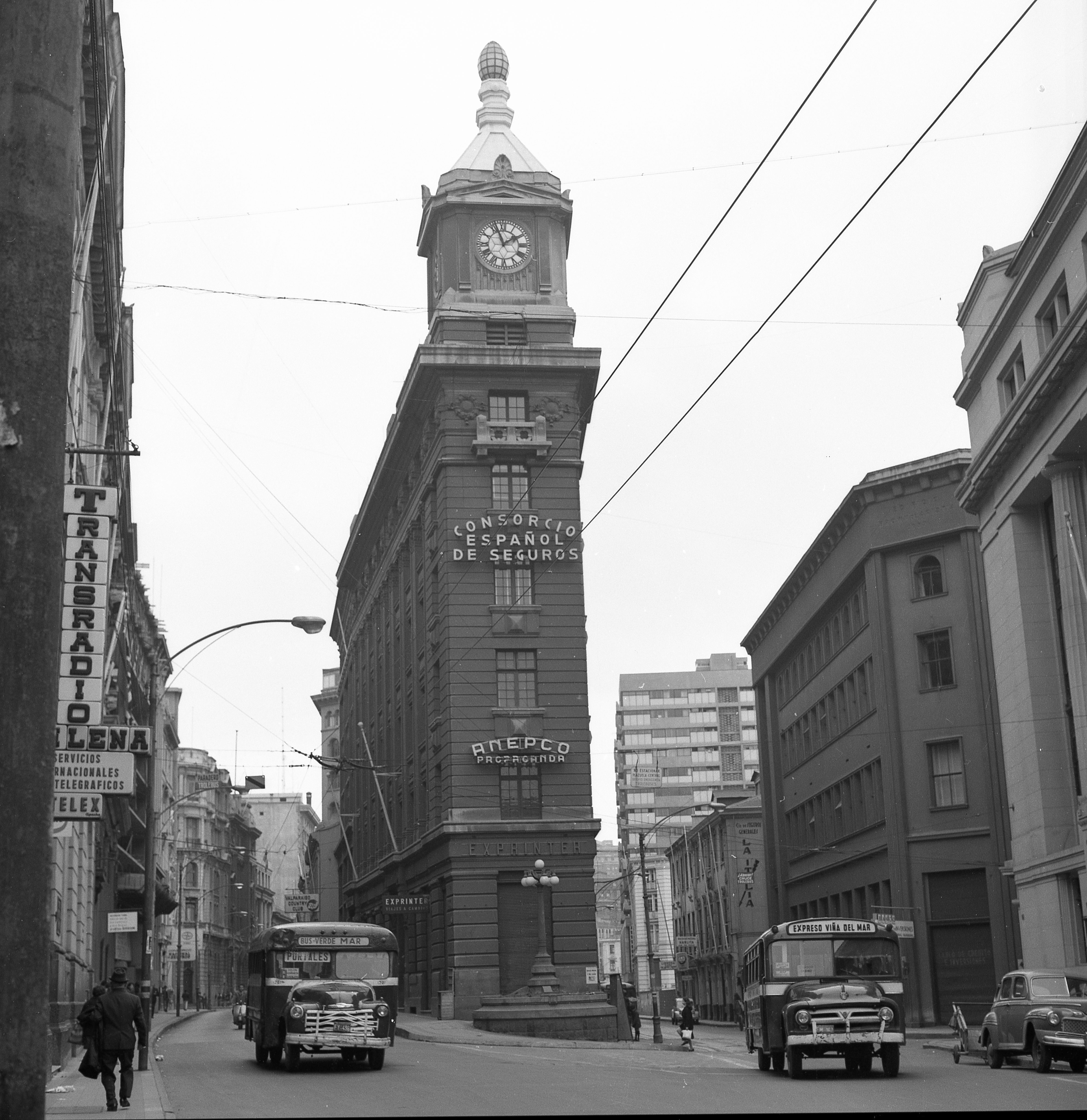 Edificio Agustín Edwards, Valparaíso, Chile HD Wallpaper
