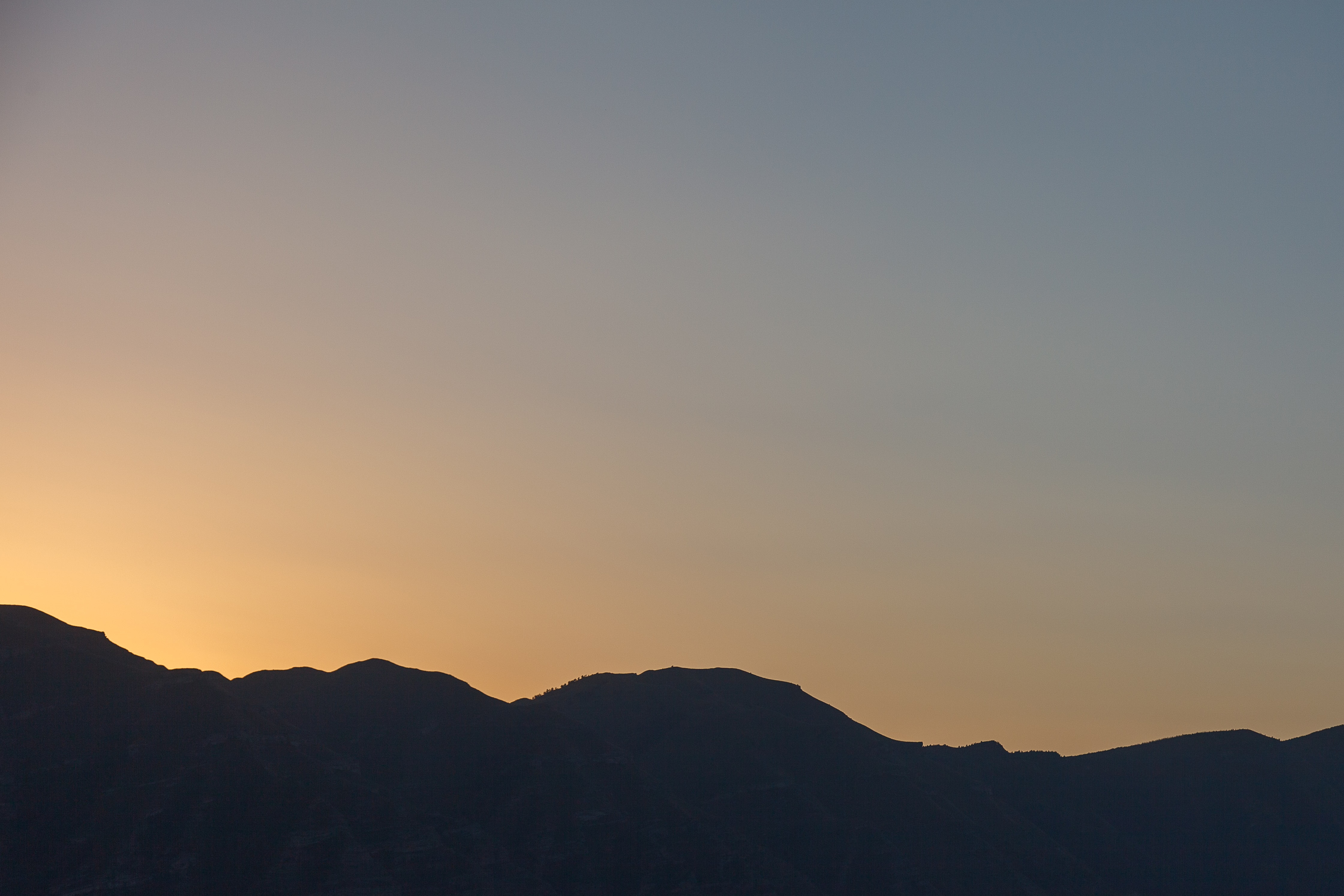 4K landscape of mountains at sunset HD Wallpaper