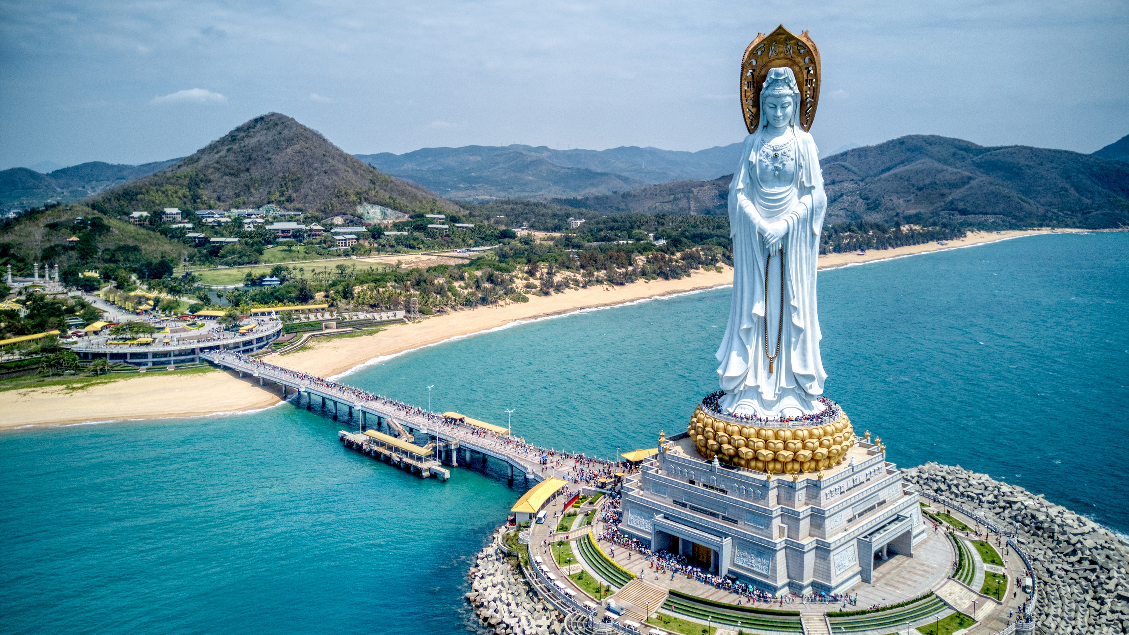 4K Statue of Guanyin on Hainan Island, China HD Wallpaper