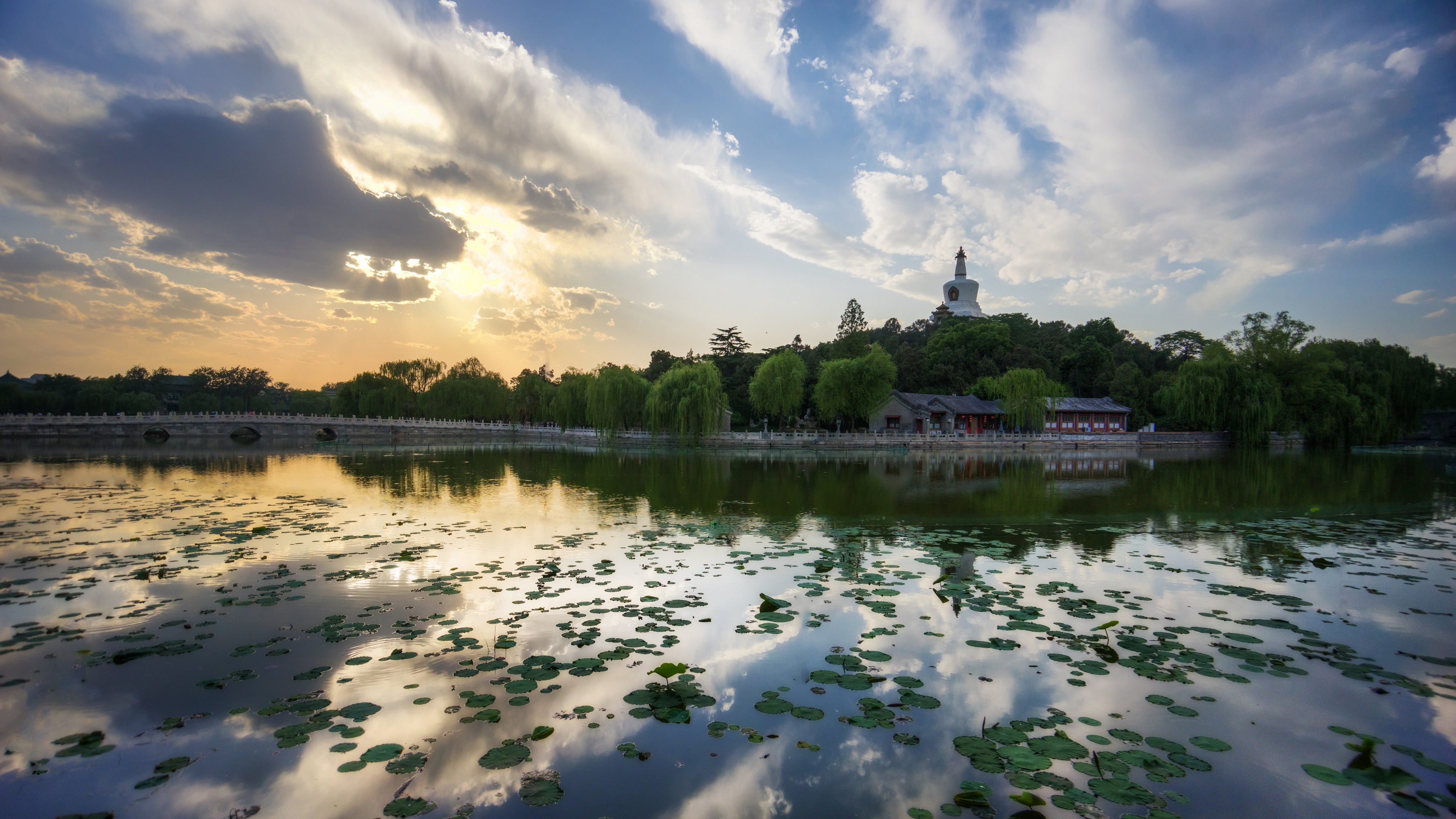4K Sunset over Beihai Park Lake in Beijing HD Wallpaper