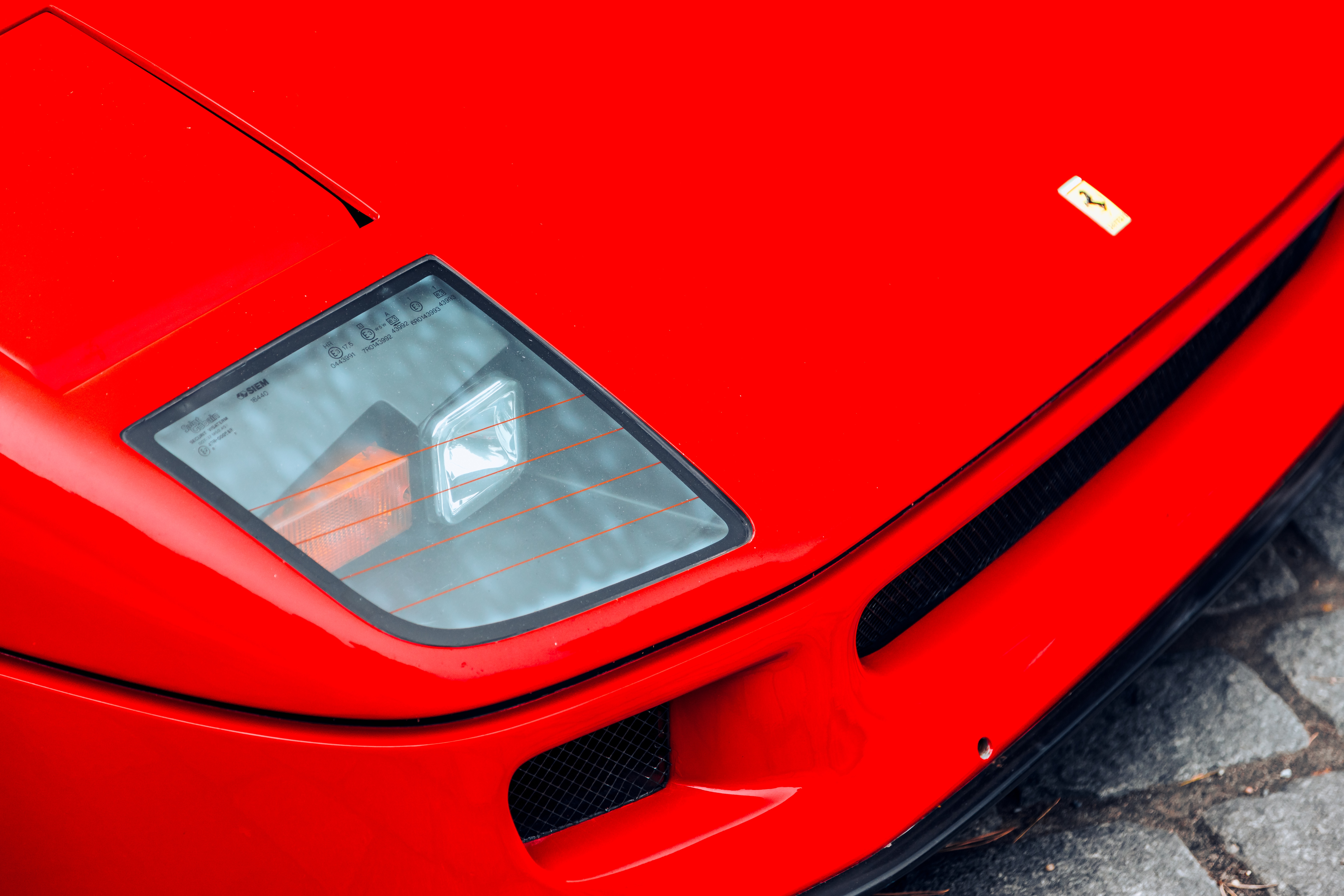 Red Ferrari F40 Headlight and Grille HD Wallpaper