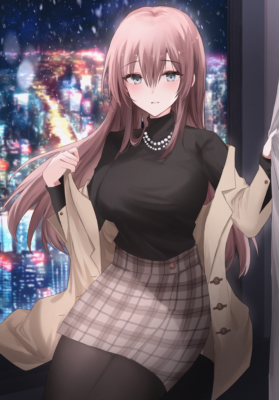 Woman with necklace in front of city lights HD Phone Wallpaper
