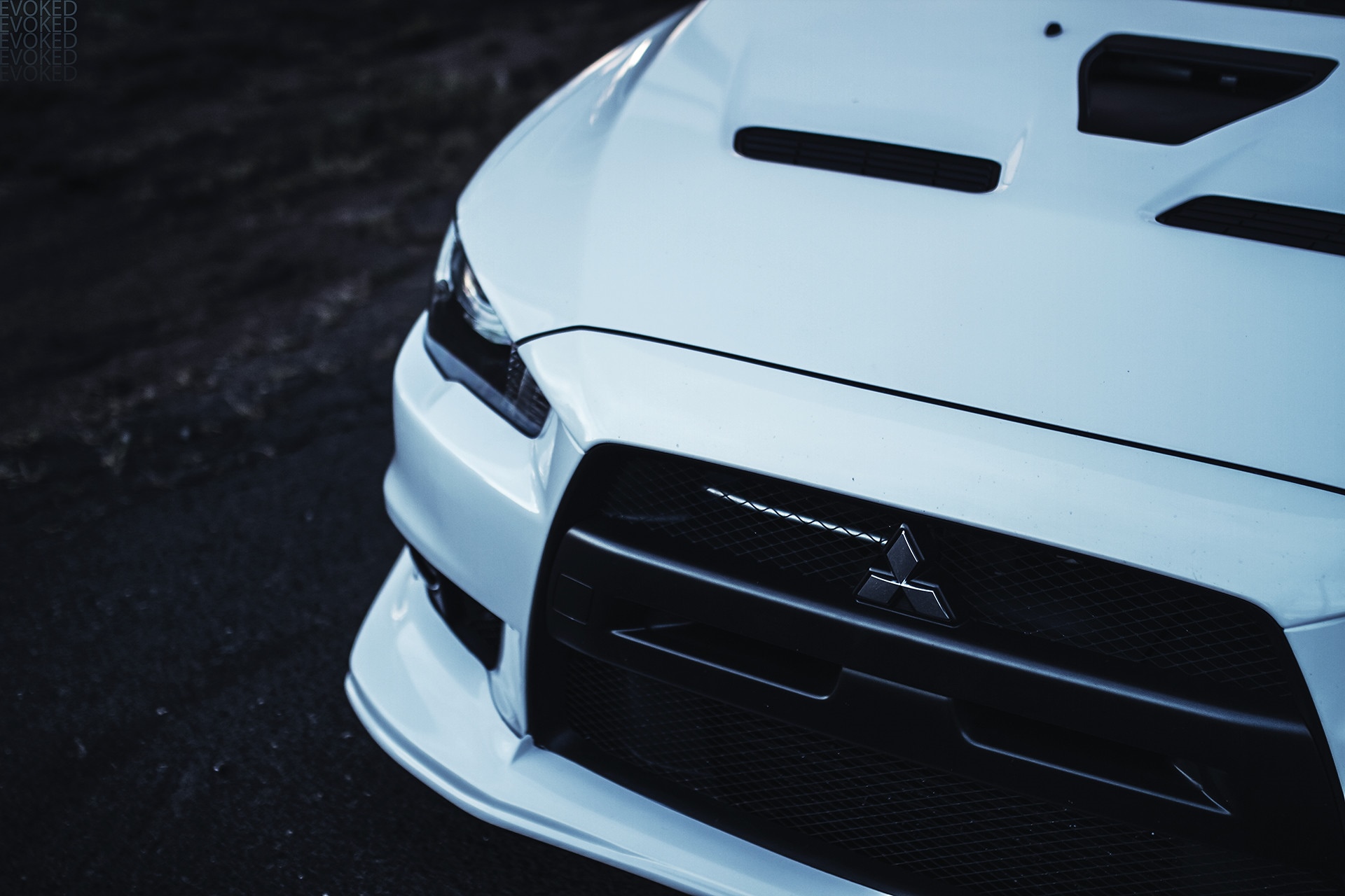 White Mitsubishi Lancer Evo X Front Grille HD Wallpaper