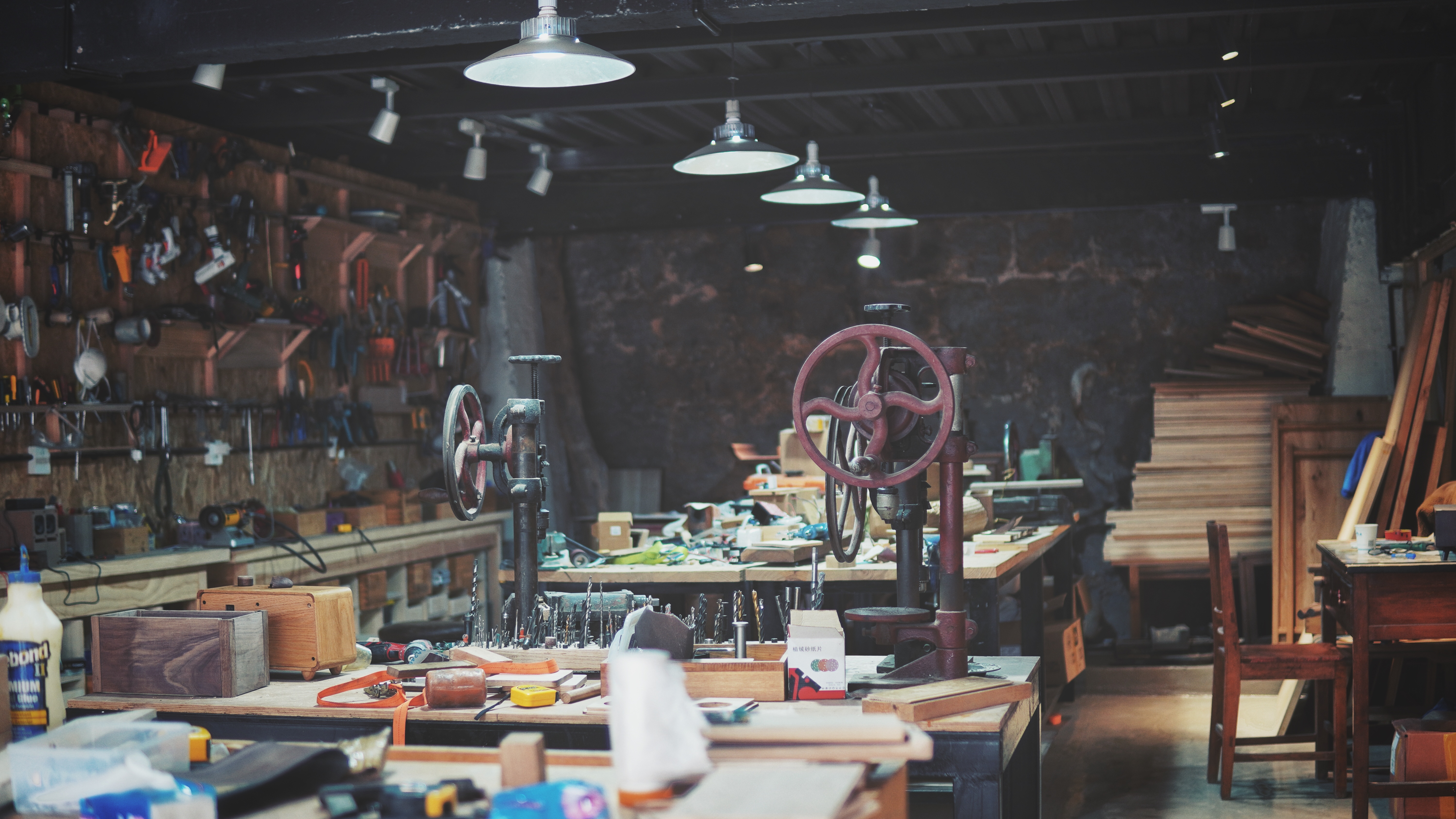 Workshop with tools and workbenches HD Wallpaper