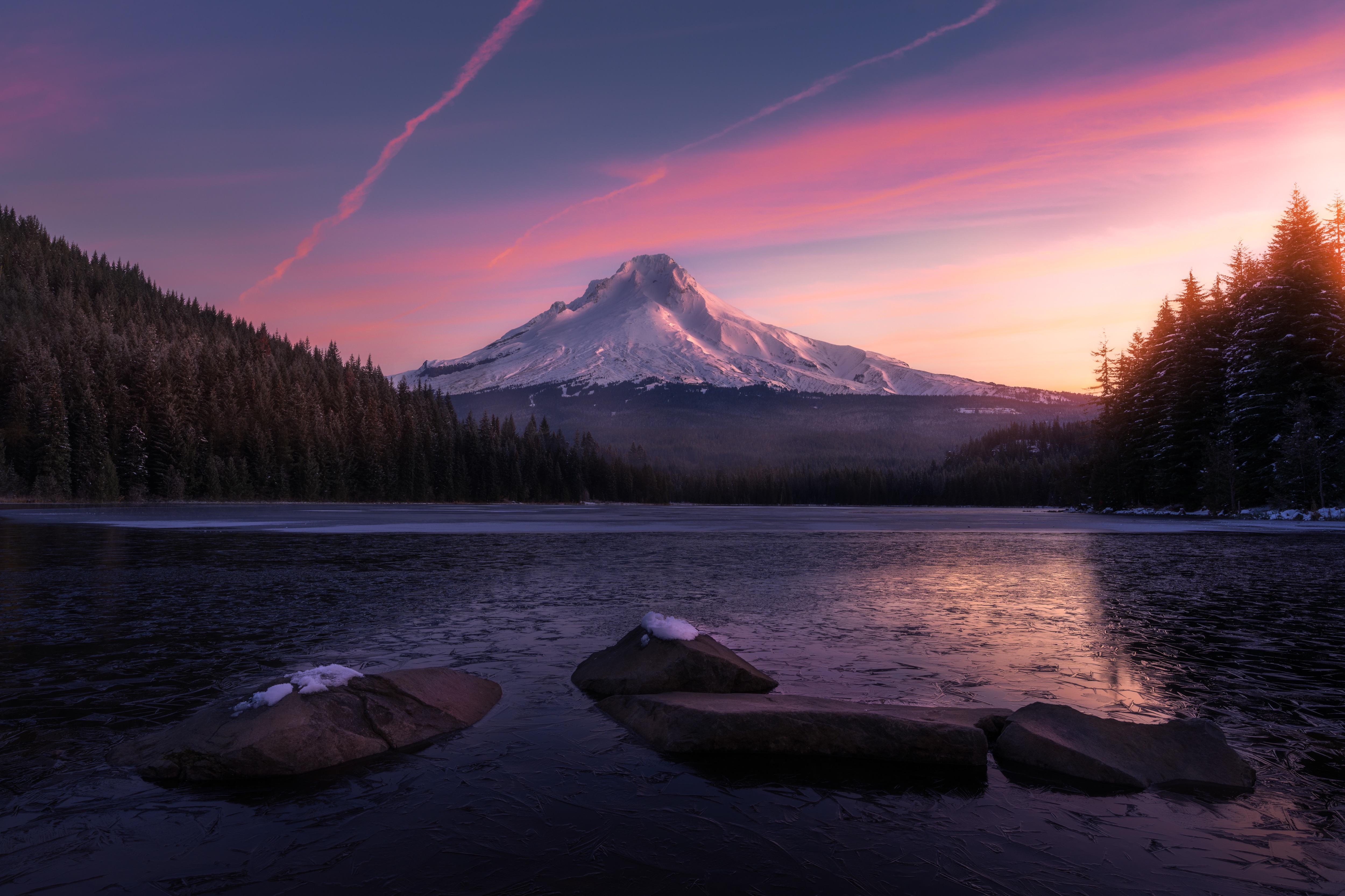4K Oregon sunrise over frozen lake and Mount Hood HD Wallpaper