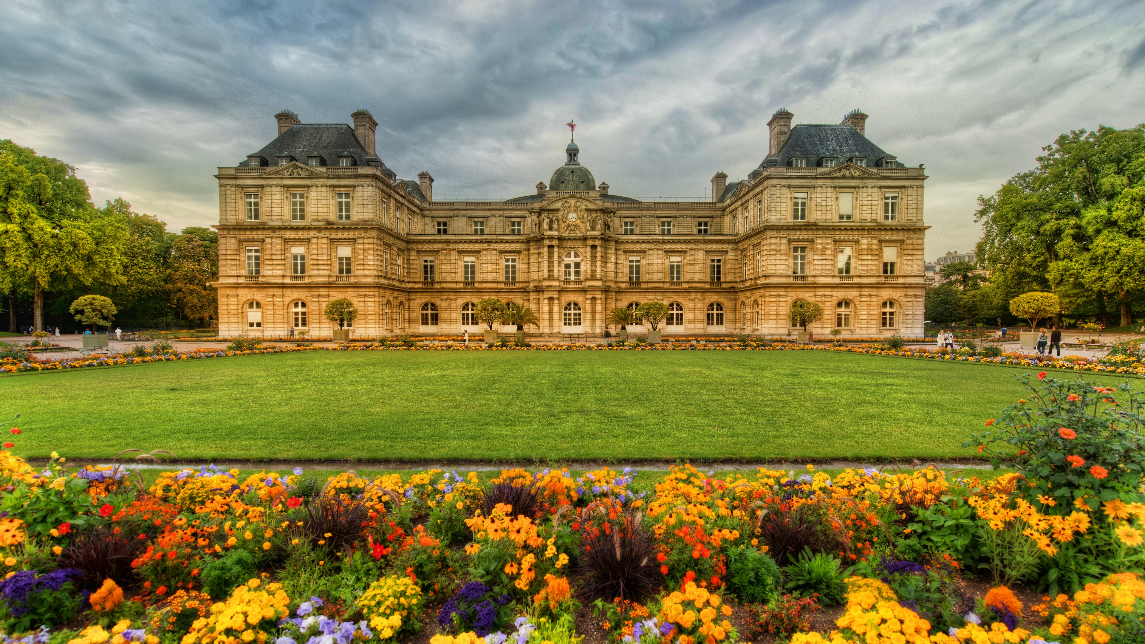 Luxembourg Palace Garden in Paris, France HD Wallpaper