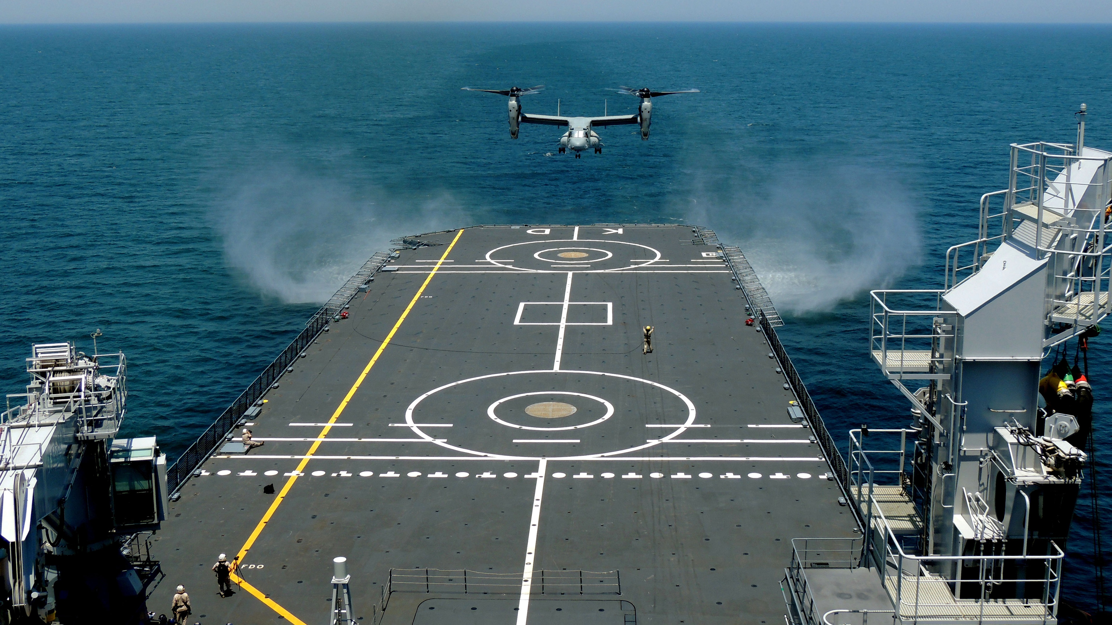 V-22 Osprey lands on HNLMS Karel Doorman ship HD Wallpaper