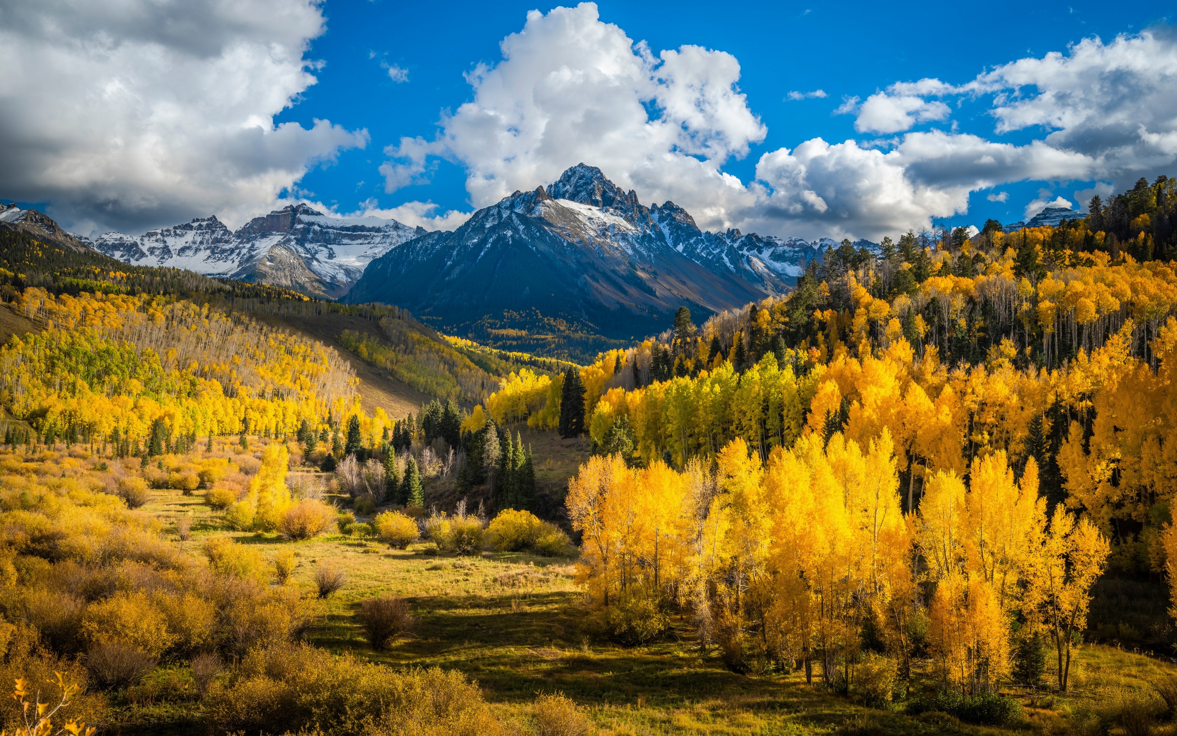 4K Colorado Mountains in Fall with Snow HD Wallpaper