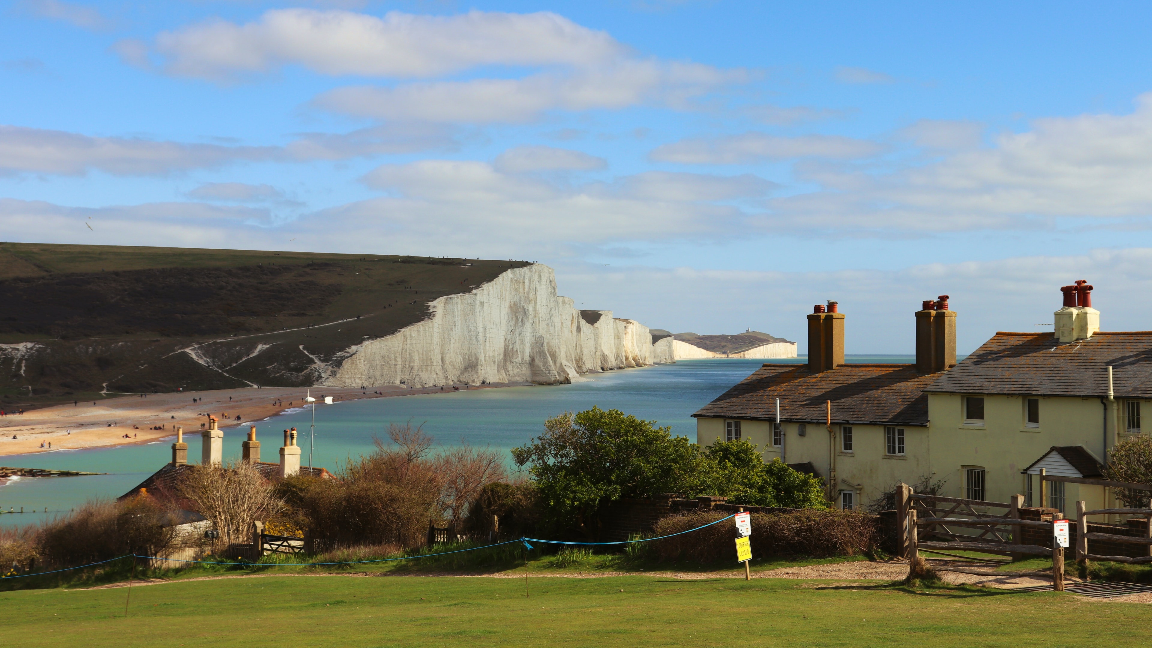 Seven Sisters Cliffs and Coastal Cottages, England HD Wallpaper