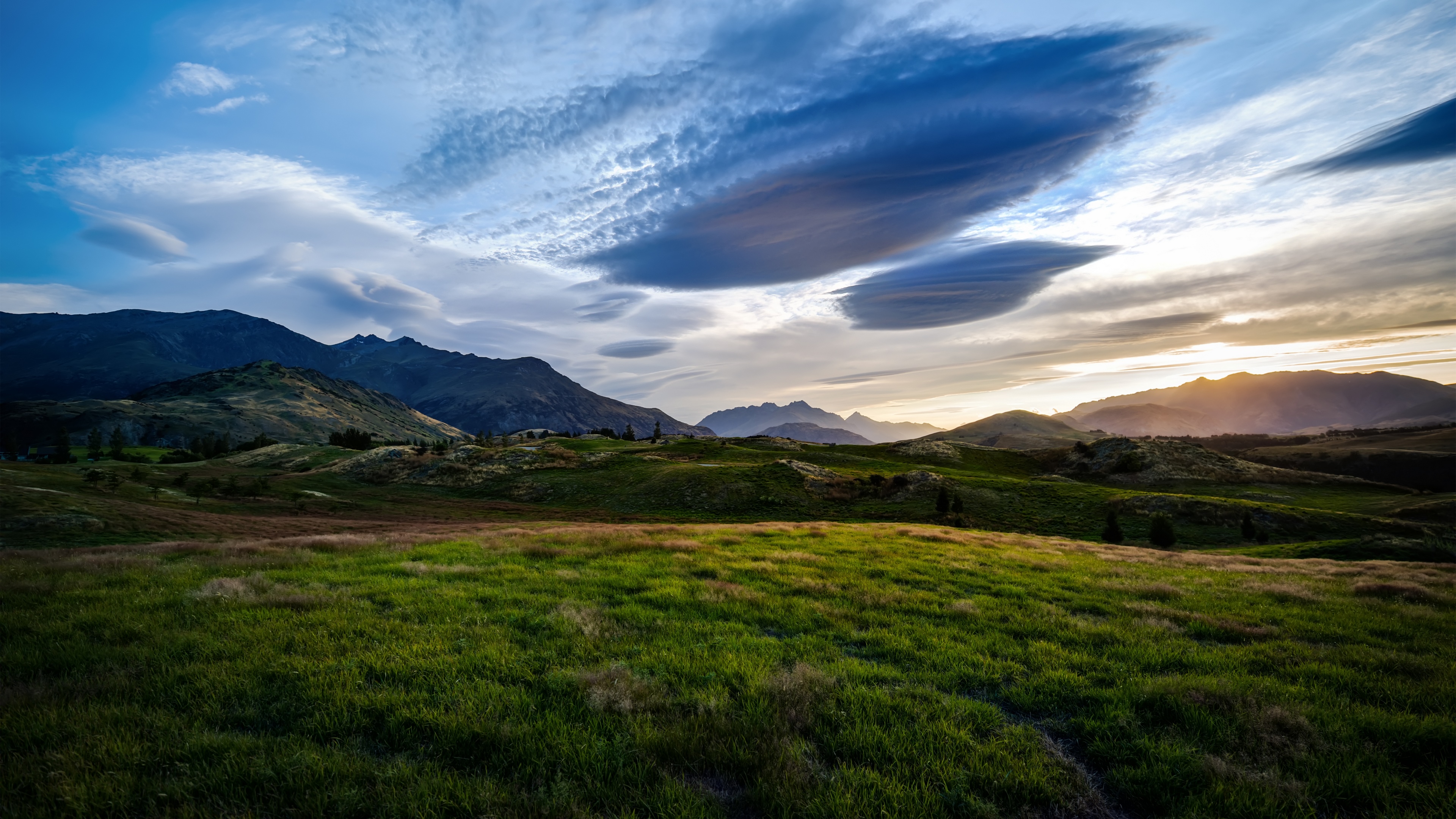 4K New Zealand Landscape with Mountains and Clouds HD Wallpaper