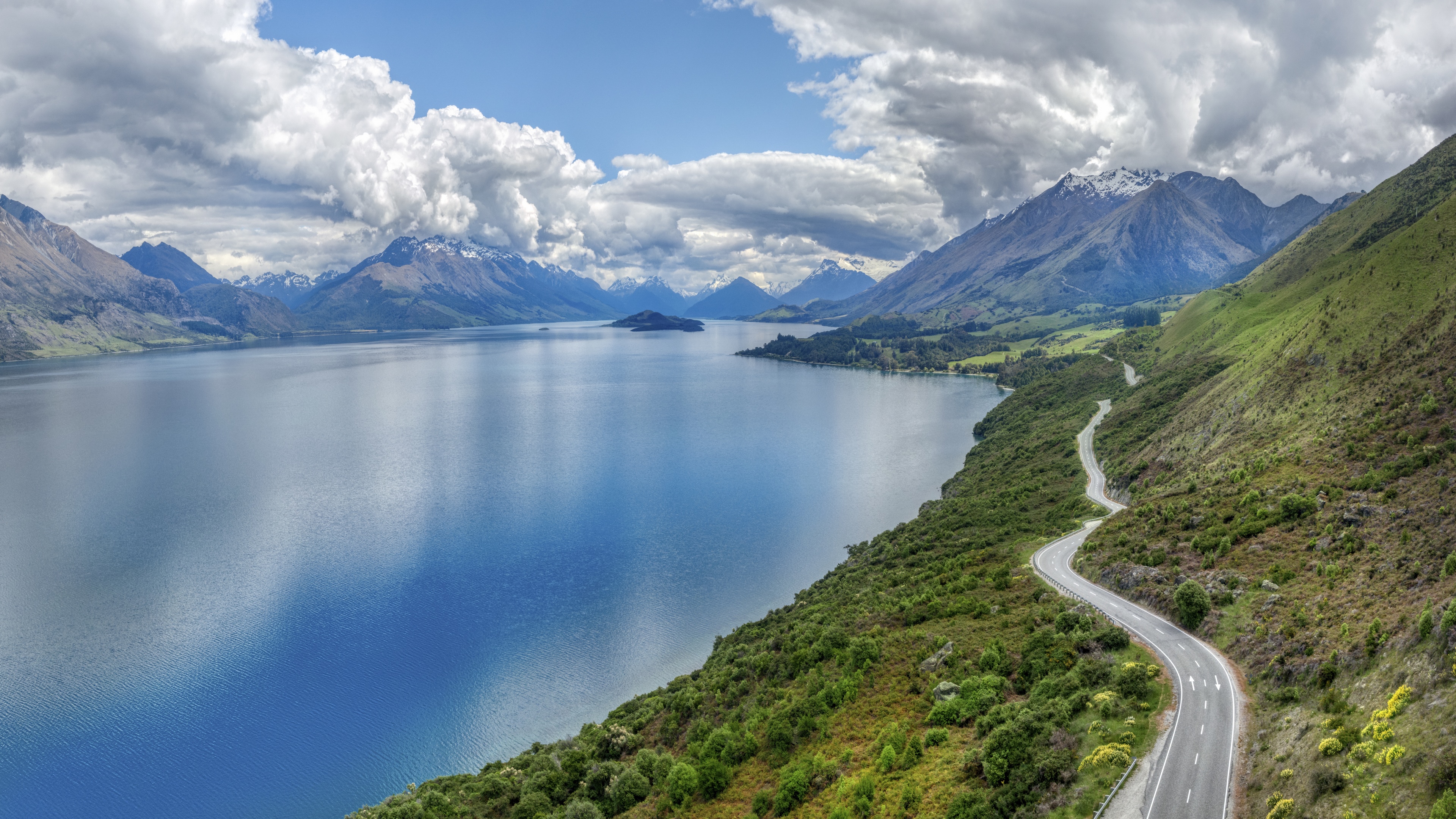 4K Road along Lake Wakatipu, New Zealand HD Wallpaper