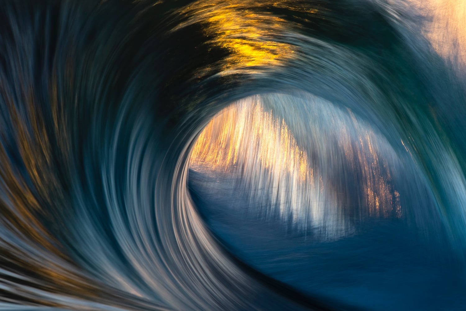 Abstract wave with golden reflection HD Wallpaper