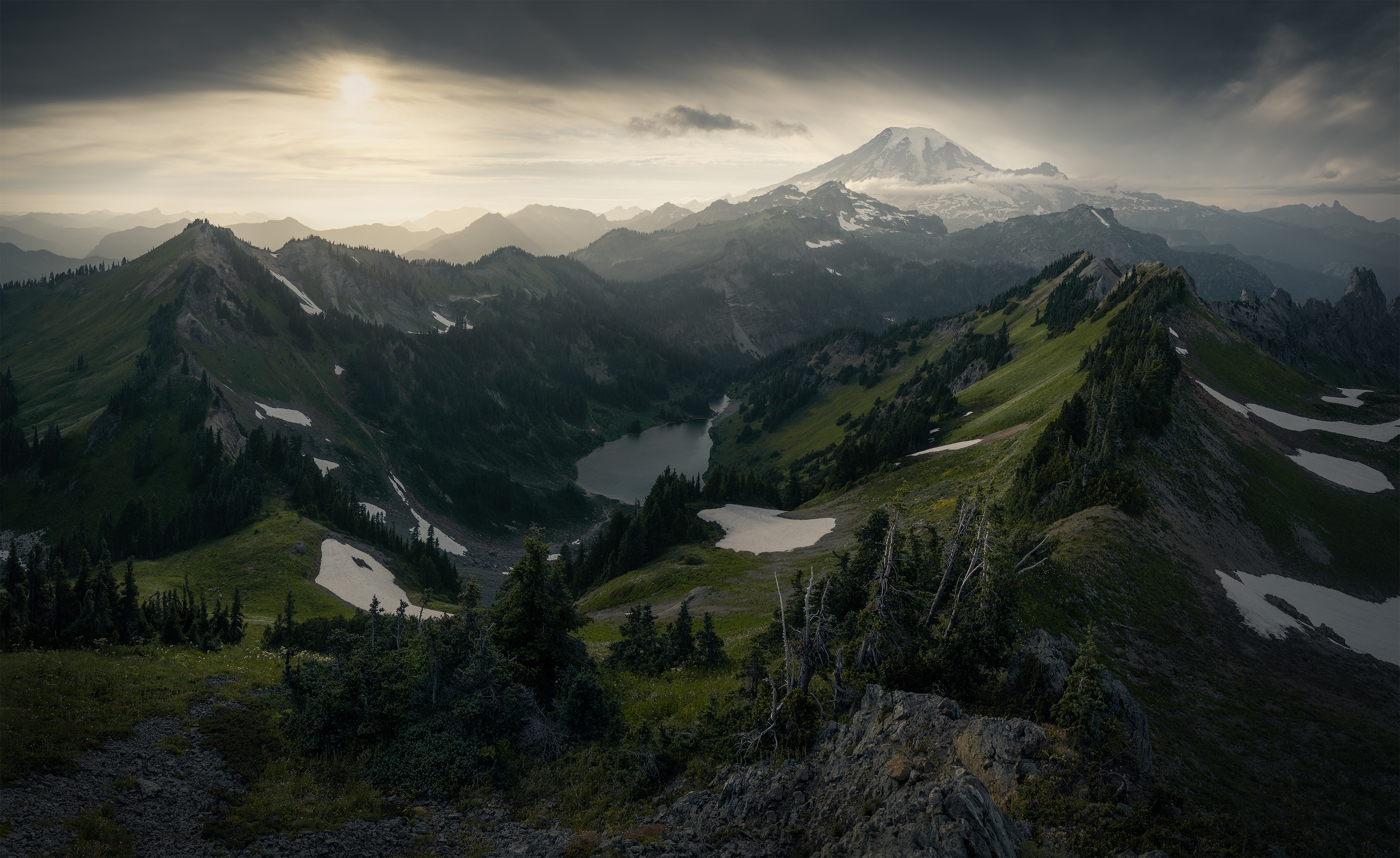 Mount Rainier and alpine lake in North Cascades National Park HD Wallpaper