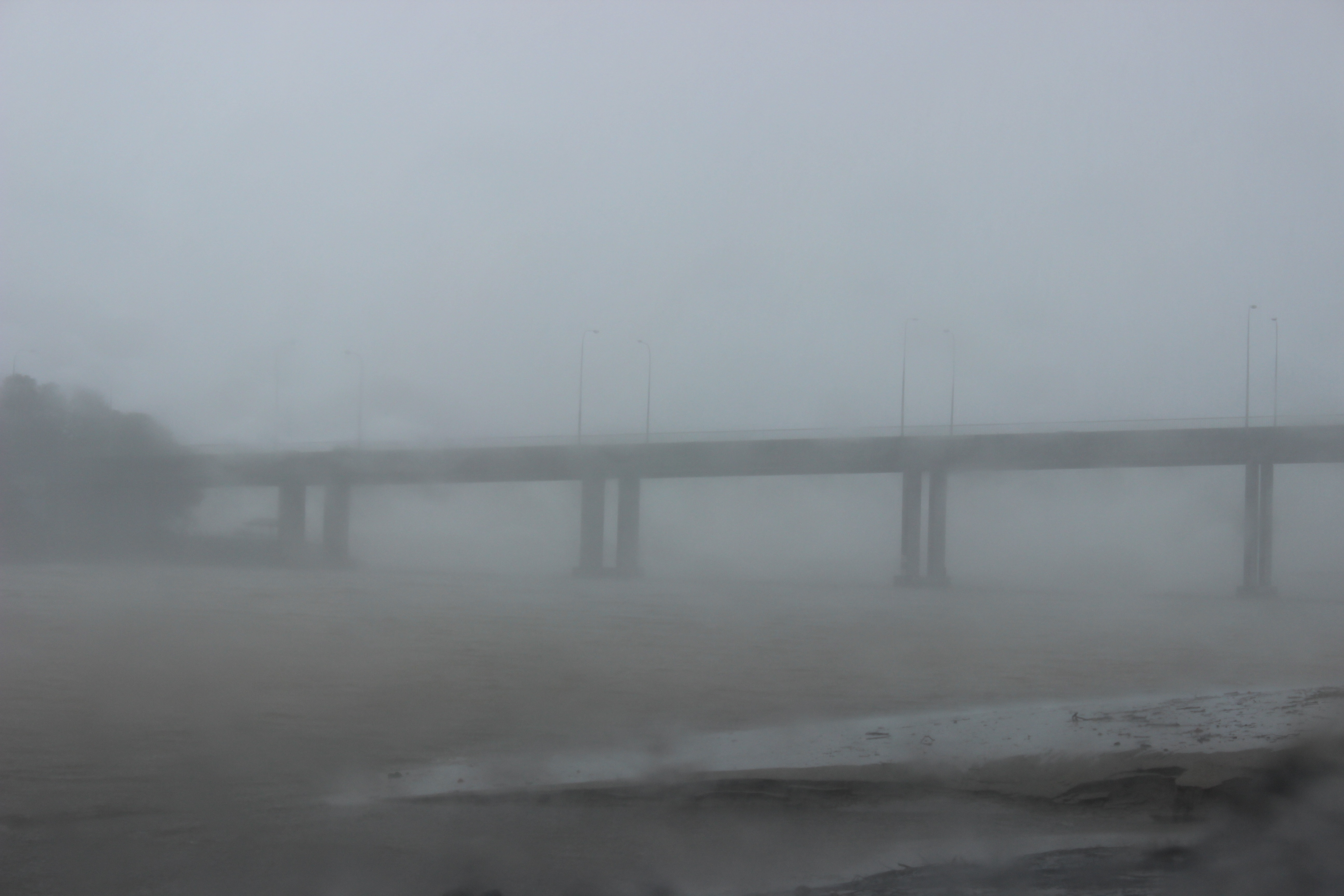 Bridge in mist HD Wallpaper