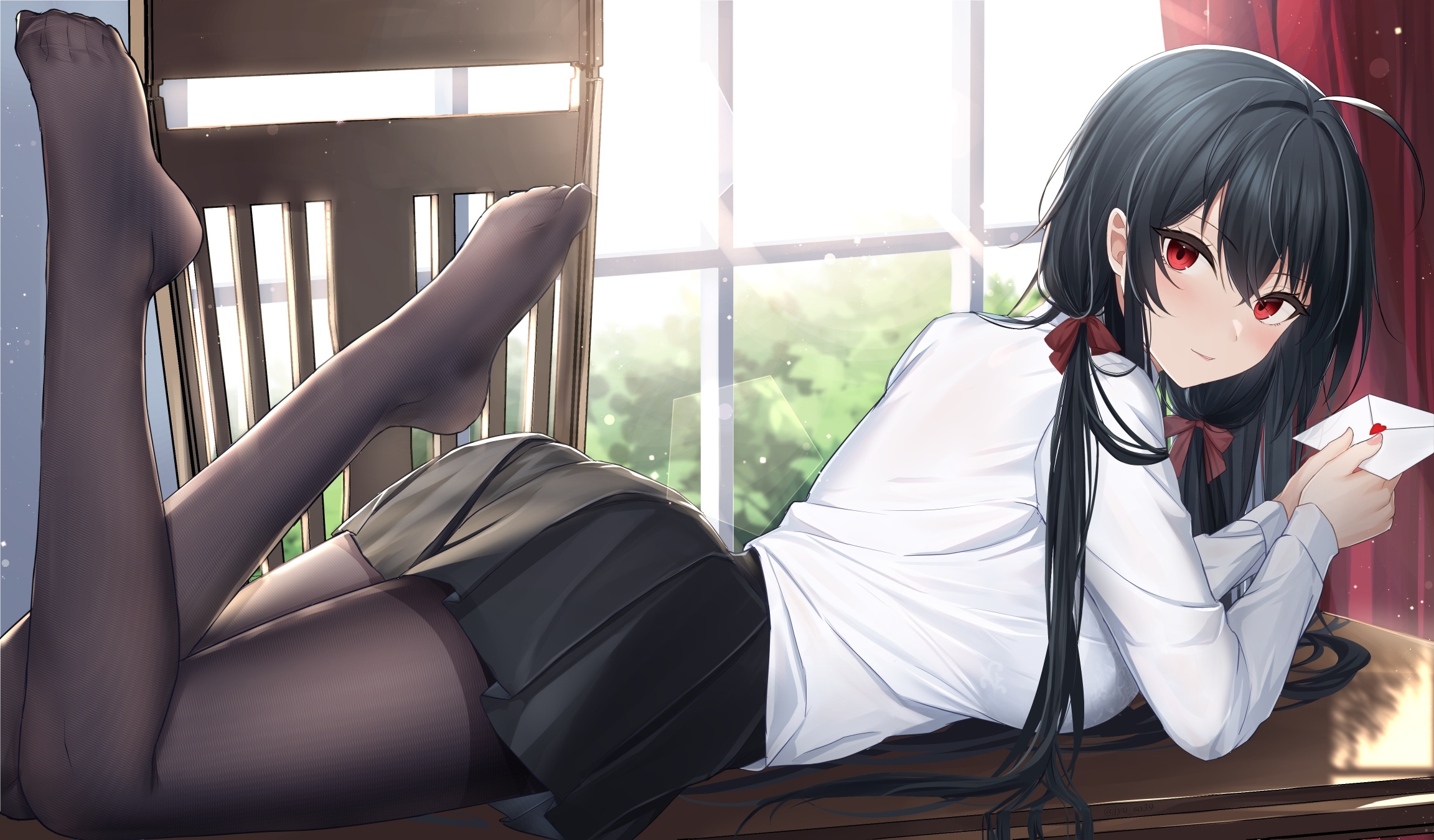 Taihou from Azur Lane holding a letter HD Wallpaper