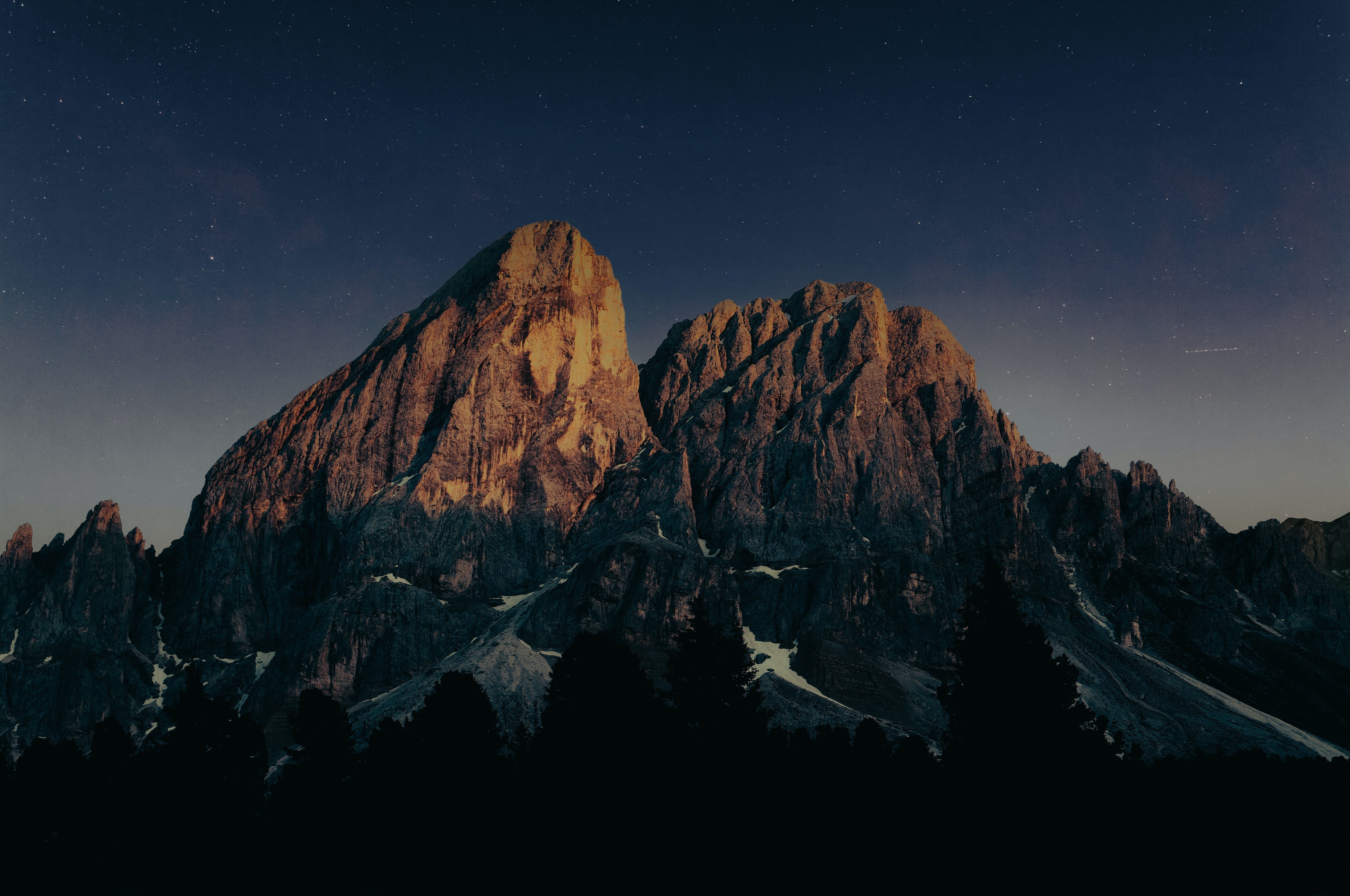 4K Mountain Landscape at Dusk HD Wallpaper