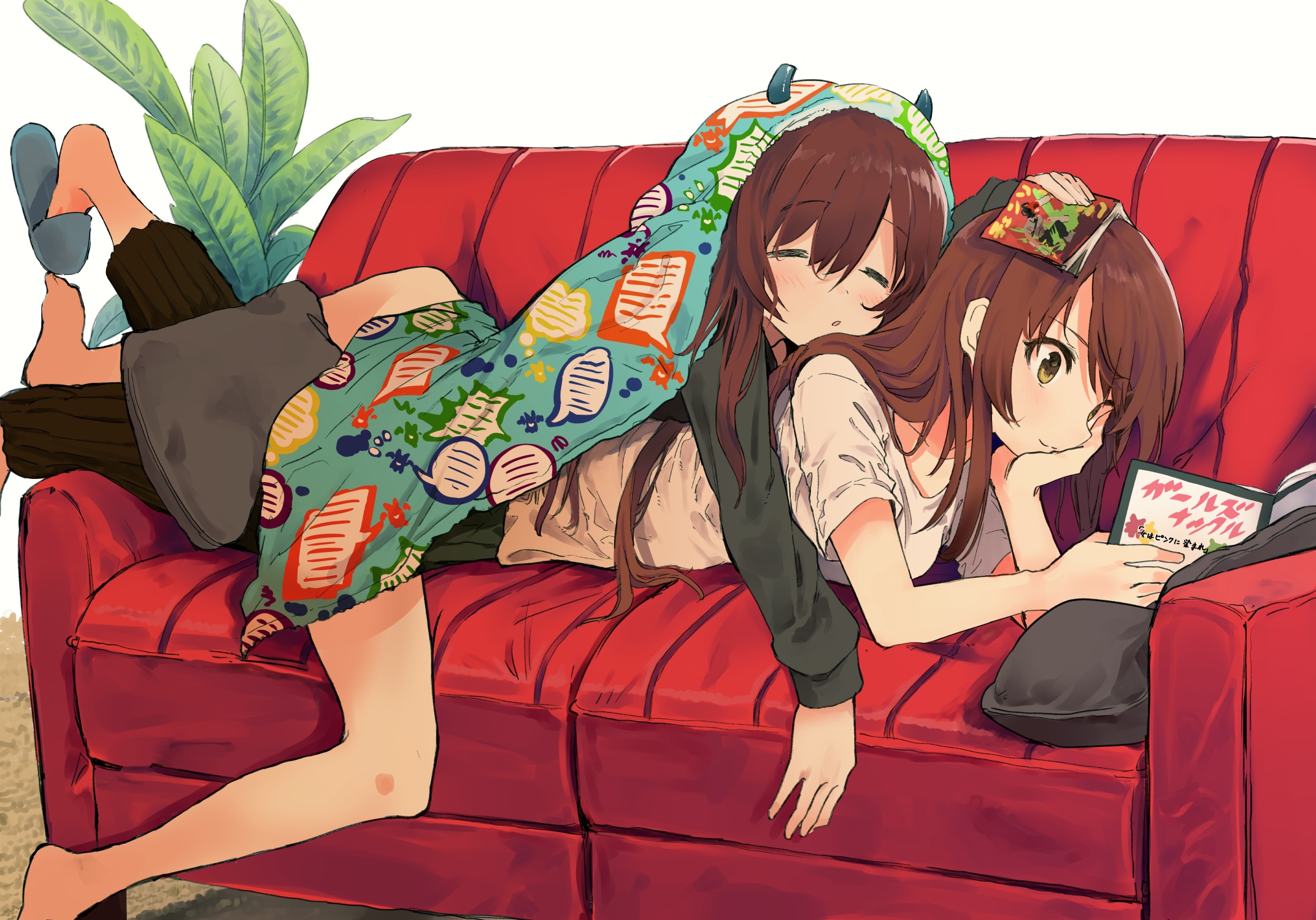 Oosaki Amana and Oosaki Tenka on a couch HD Wallpaper