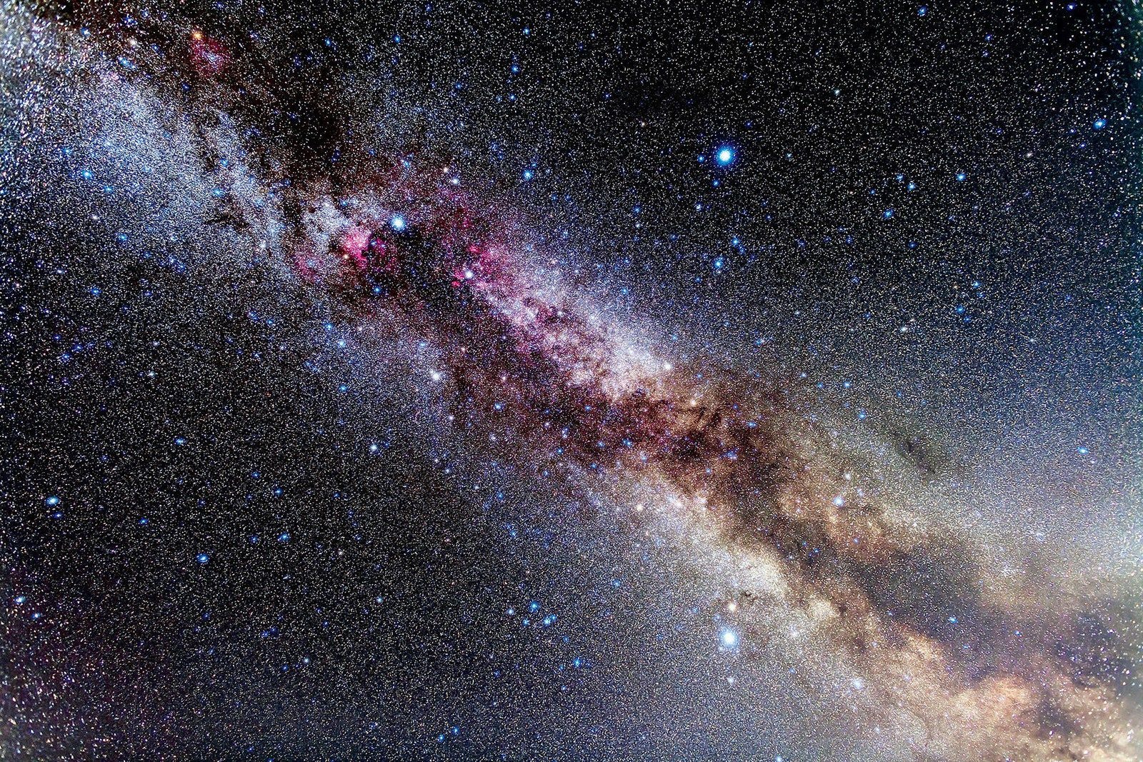 The Milky Way galaxy and stars in space HD Wallpaper