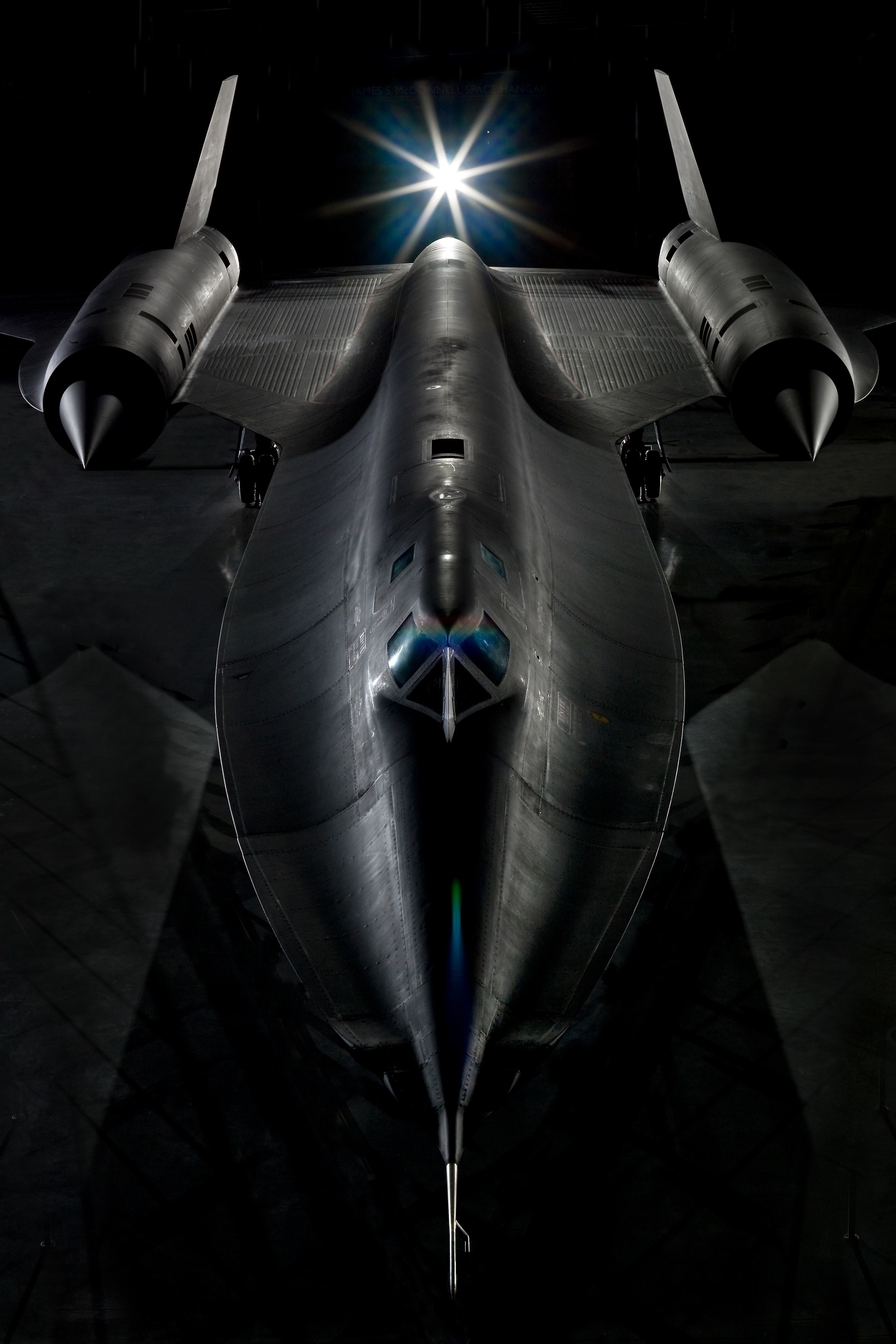 Lockheed SR-71 Blackbird military aircraft HD Phone Wallpaper