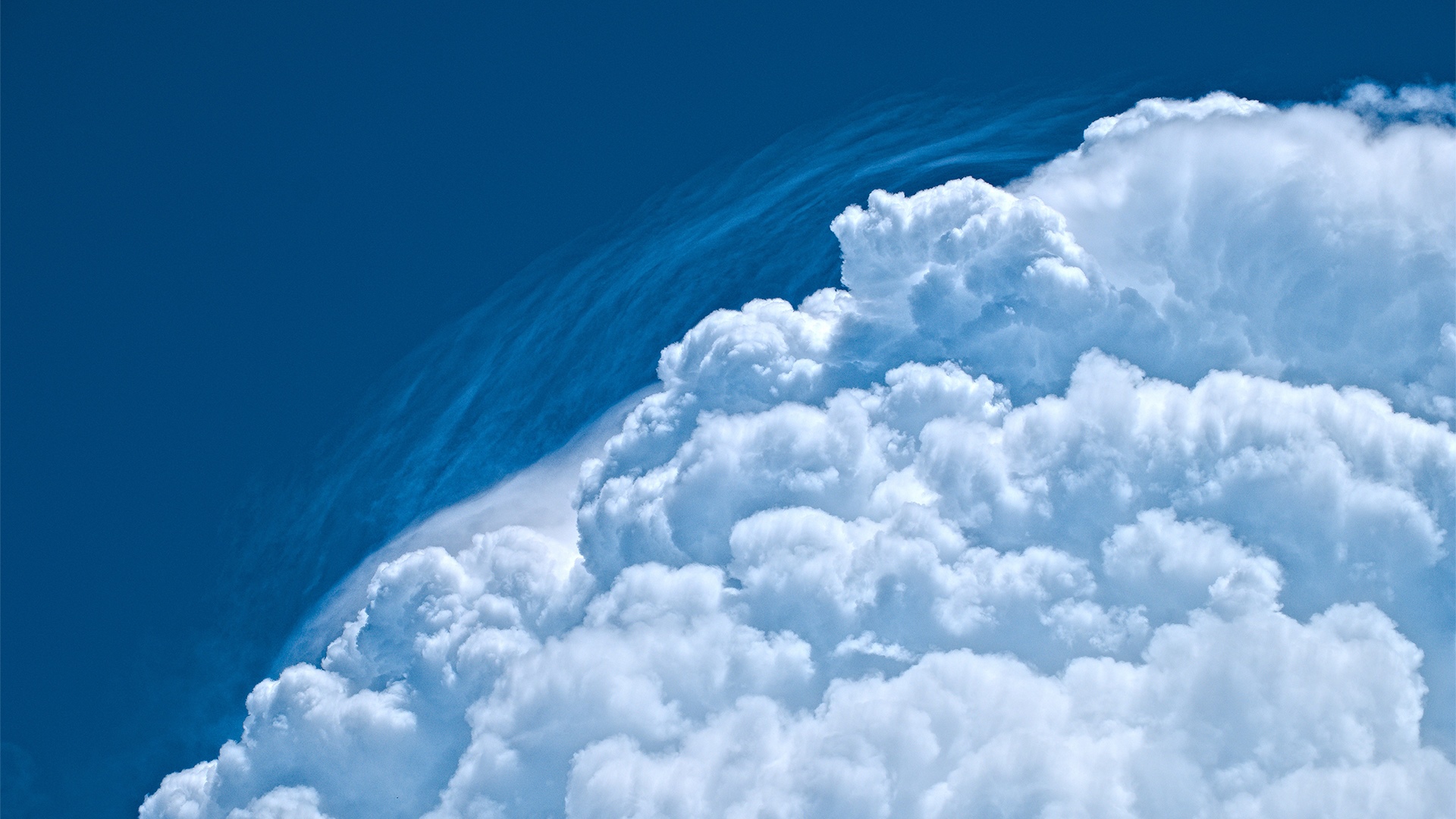 Blue sky with white cumulus clouds HD Wallpaper