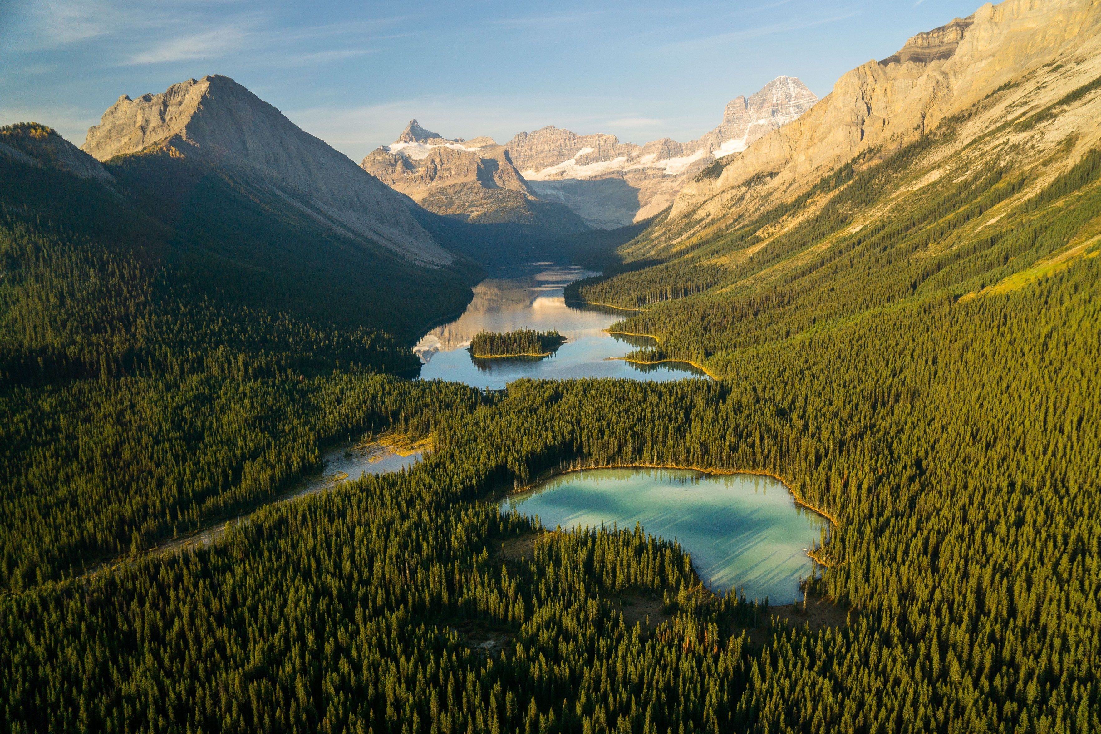 Valley with lakes and mountains in Alberta, Canada HD Wallpaper