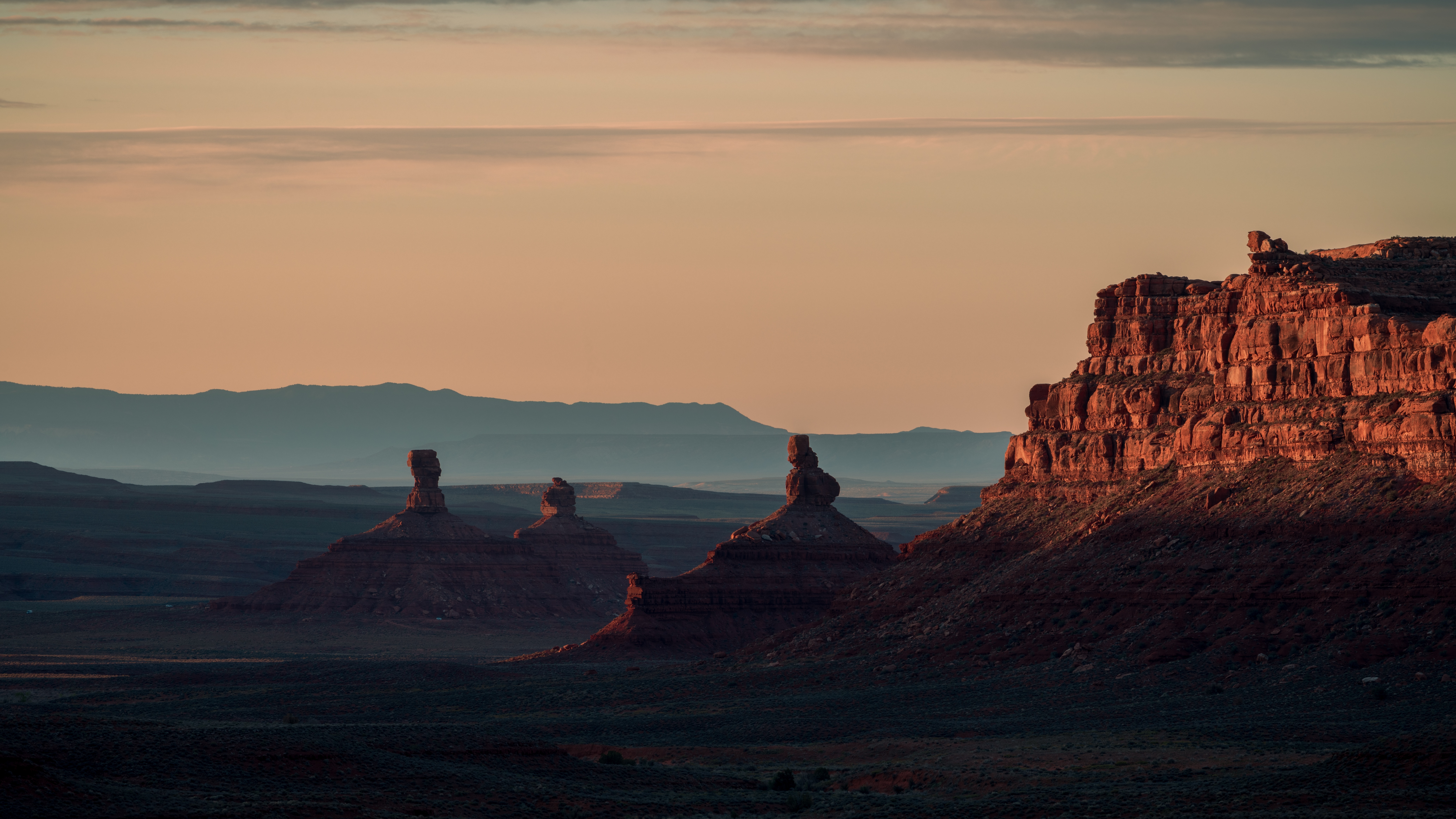 Sunset over rock formations in Valley of the Gods, USA HD Wallpaper