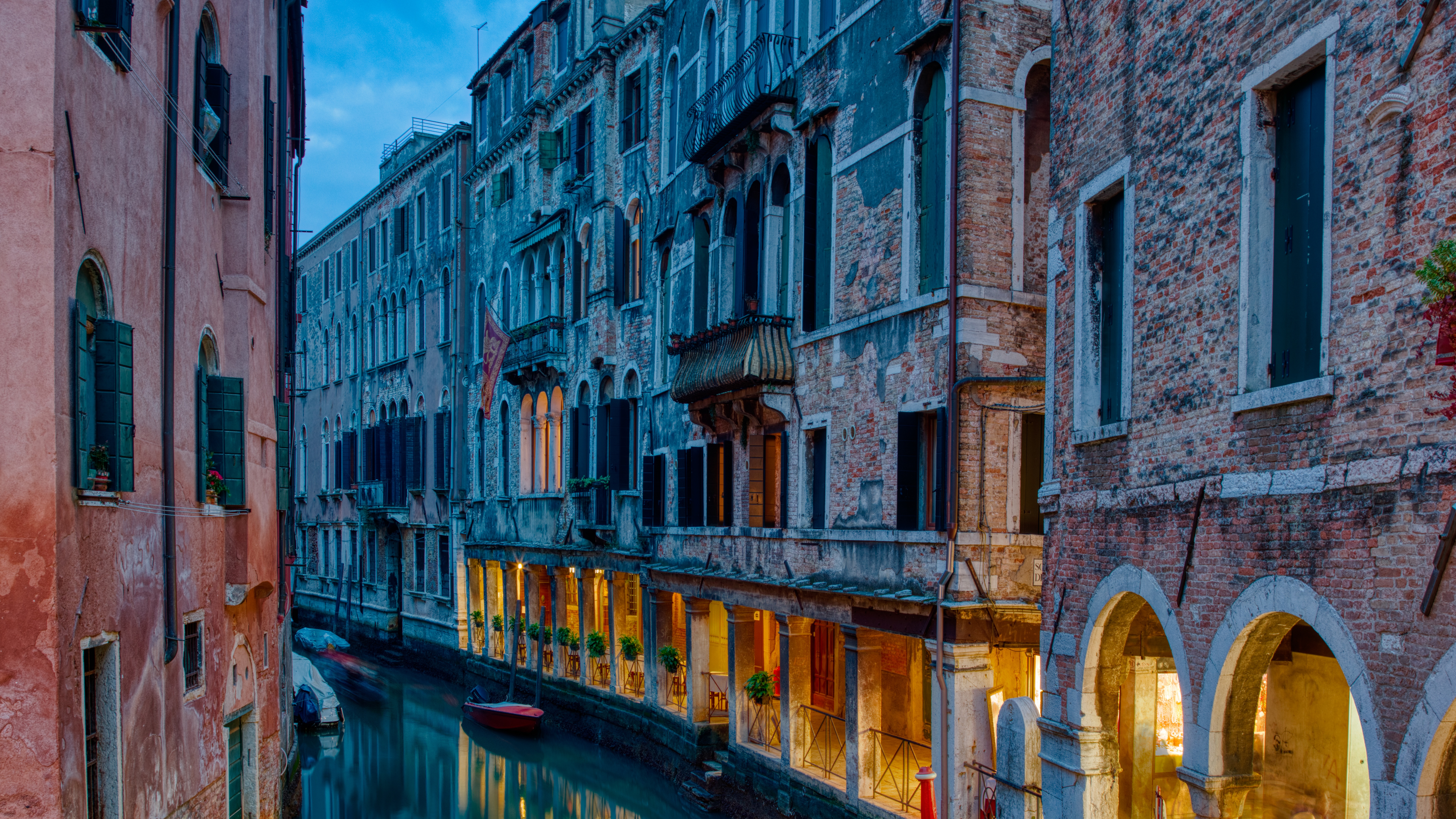 4K Venice Canal with Old Buildings and Boat HD Wallpaper