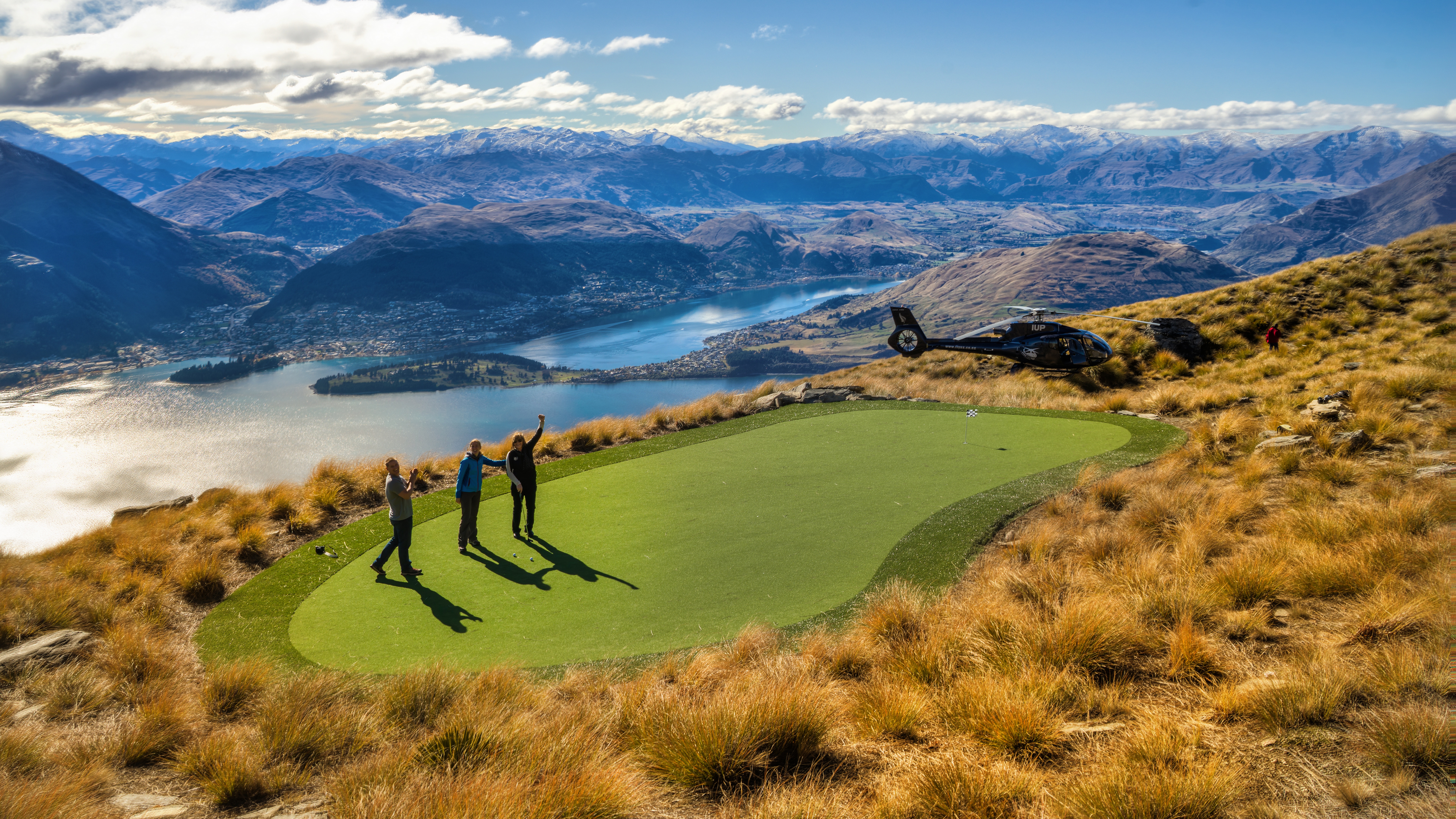 4K New Zealand Queenstown Mountains Golf HD Wallpaper