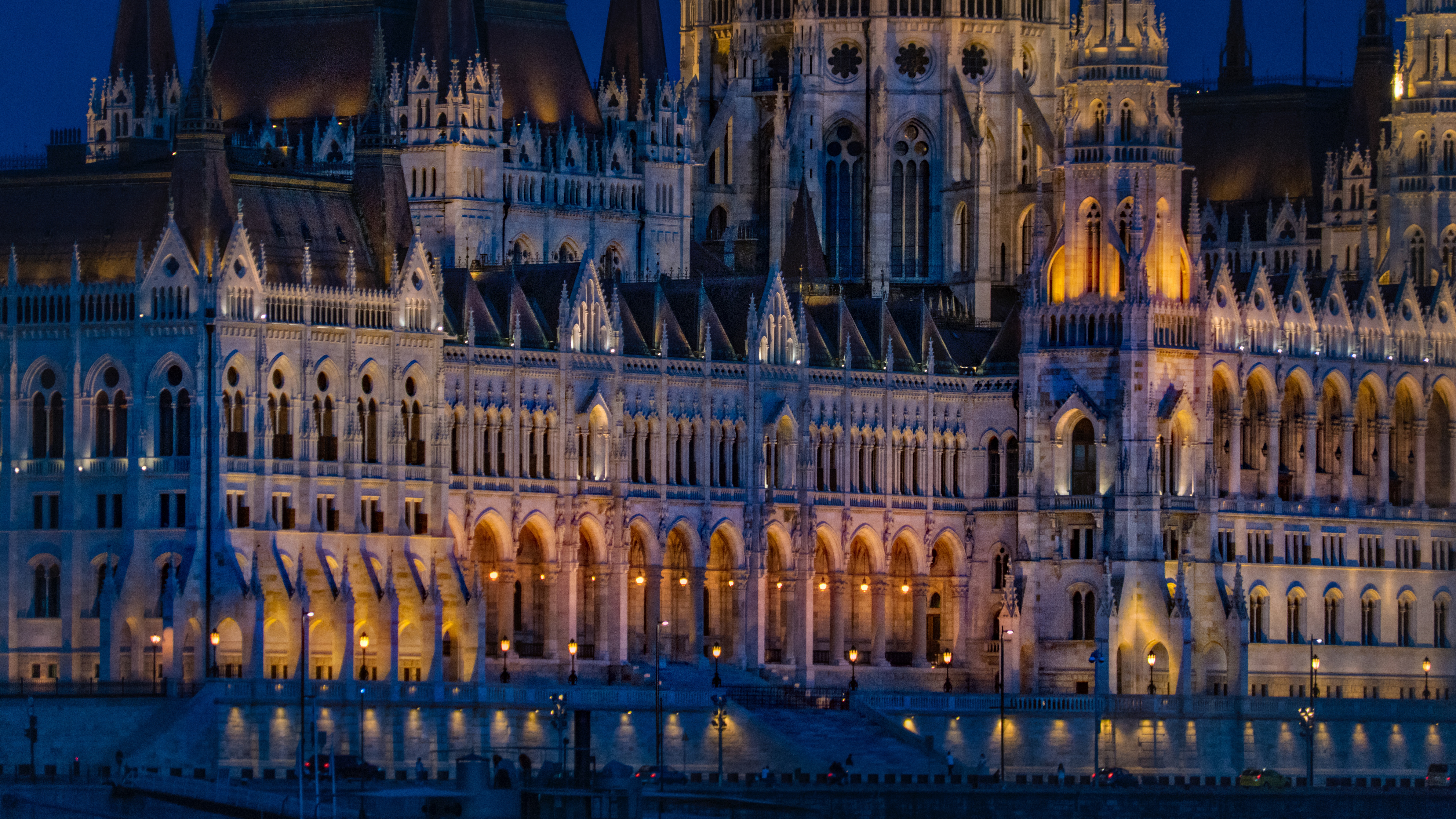 Hungarian Parliament Building in Budapest at Night HD Wallpaper
