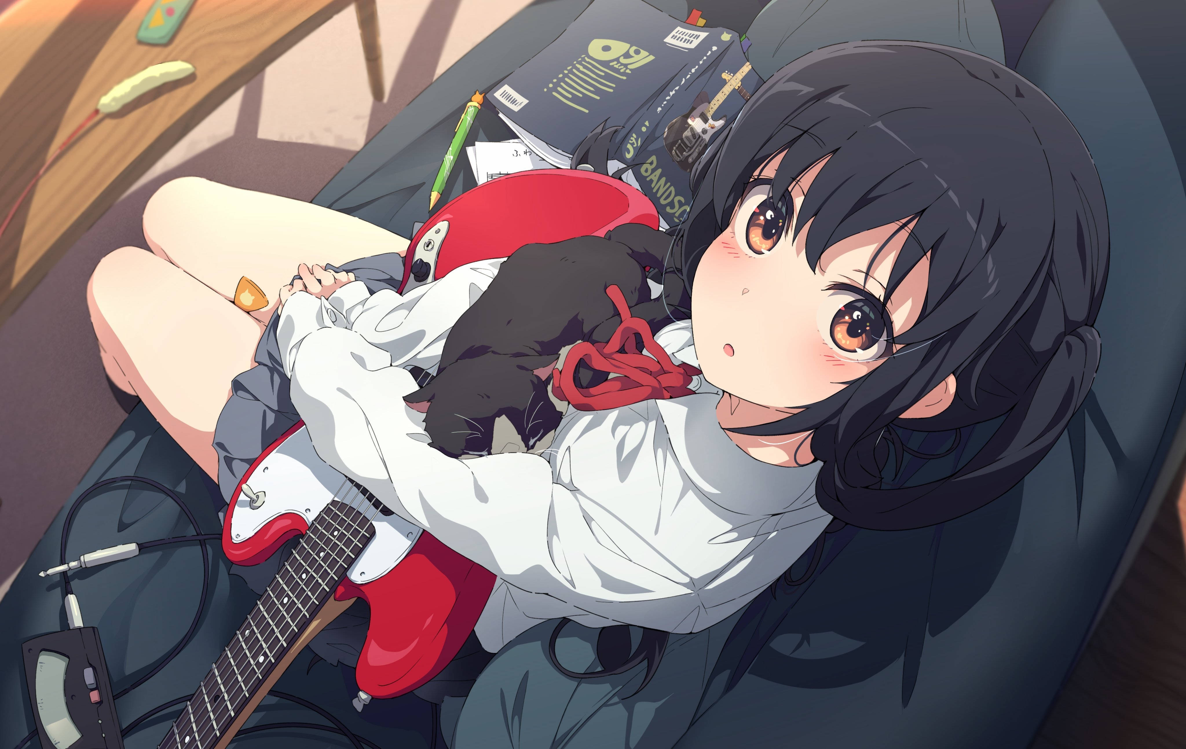4K K-ON! Nakano Azusa with a cat and guitar HD Wallpaper